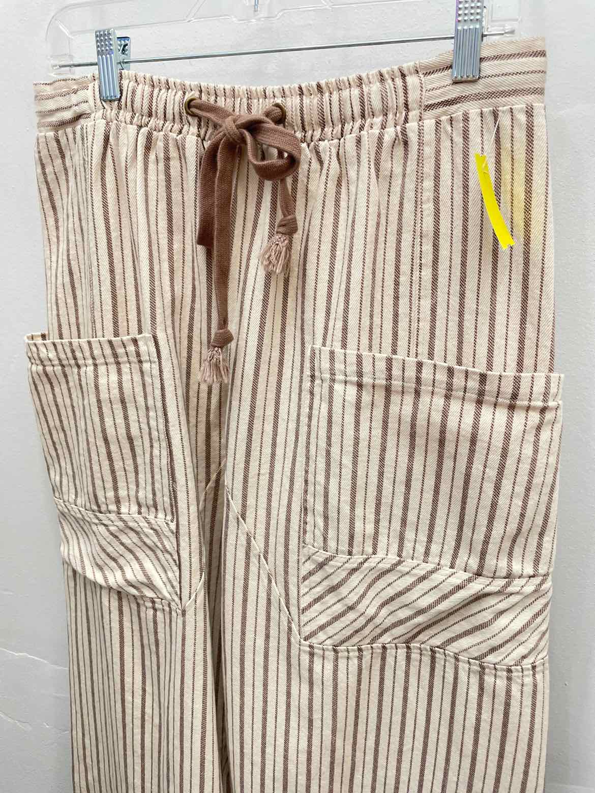 Peach Love Size Large Tan Striped Cargo Pocket Cropped Pants