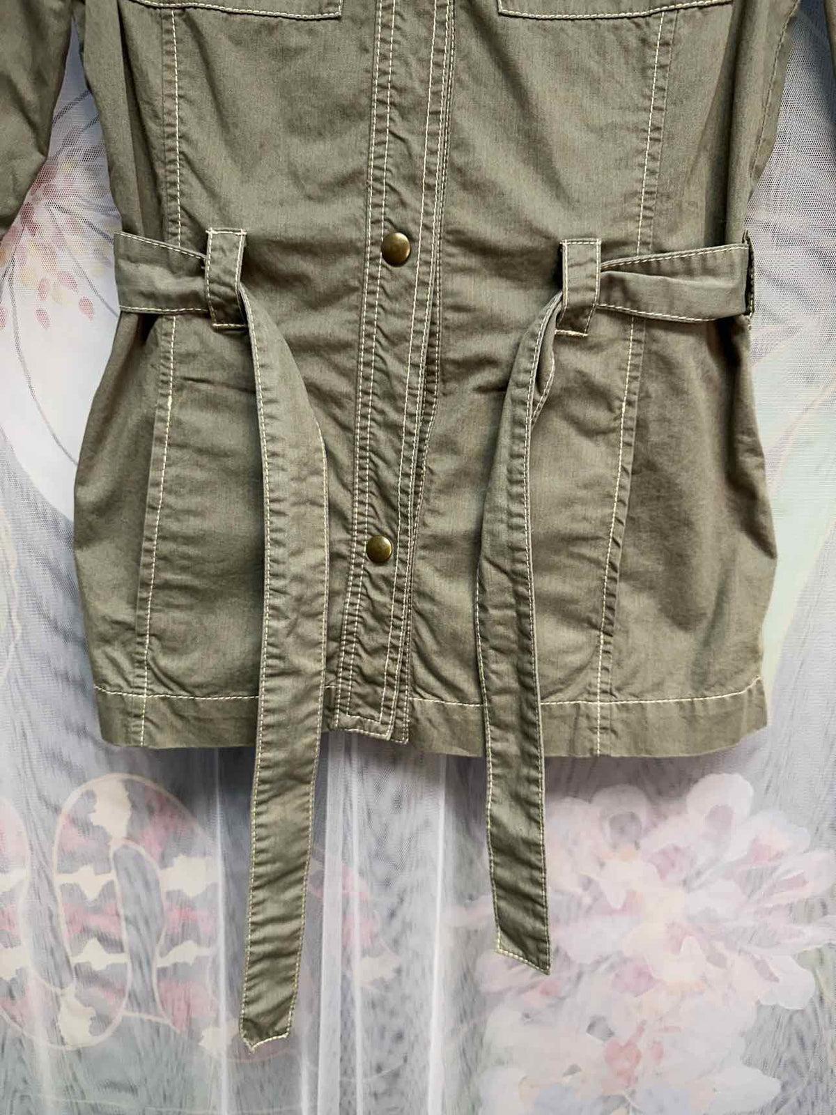 Kuna Lightweight Belted Button Down Collared 1/2 Sleeve Size Medium Olive Jacket
