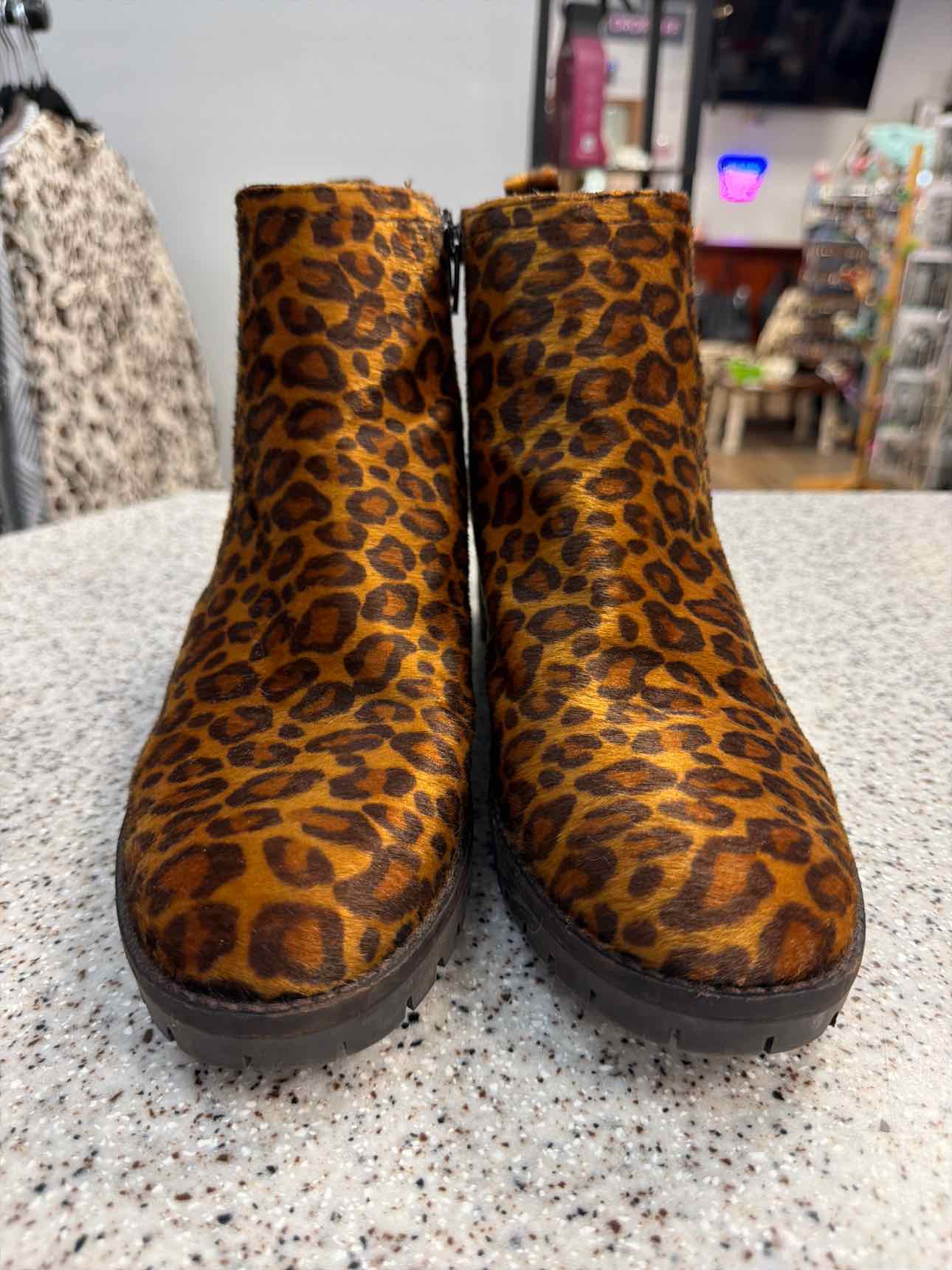 Skechers Size 9 Faux Fur Booties Leopard Boots