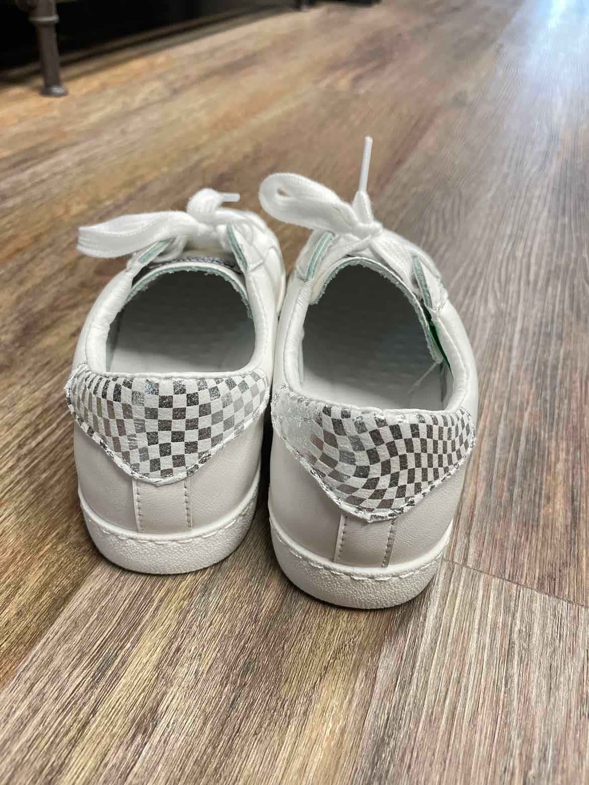 Vintage Havana Size 8 White Shoes