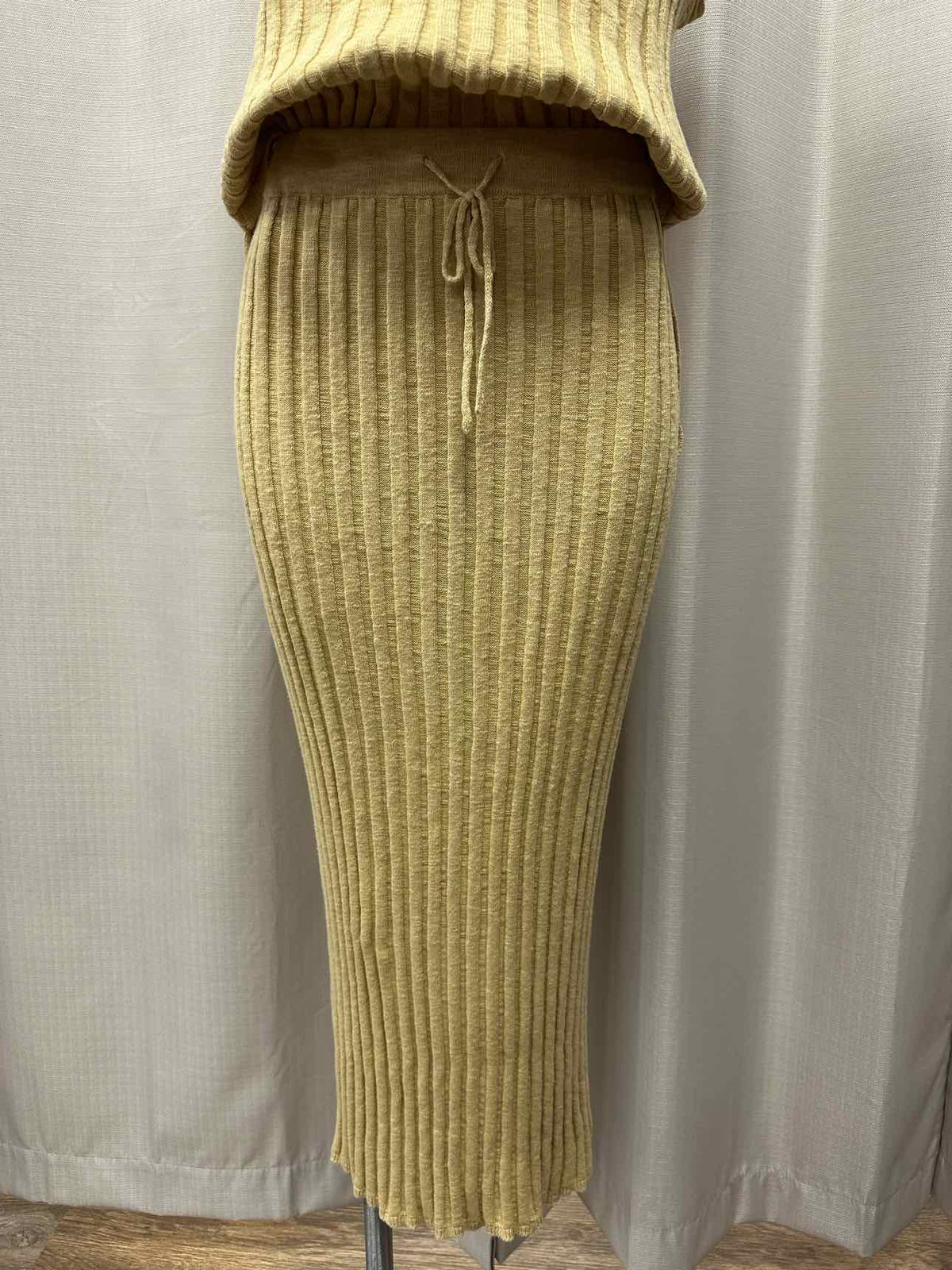 FP Beach Veda Skirt Set Ribbed Stretch V-Neck Maxi Size XS Yellow Set