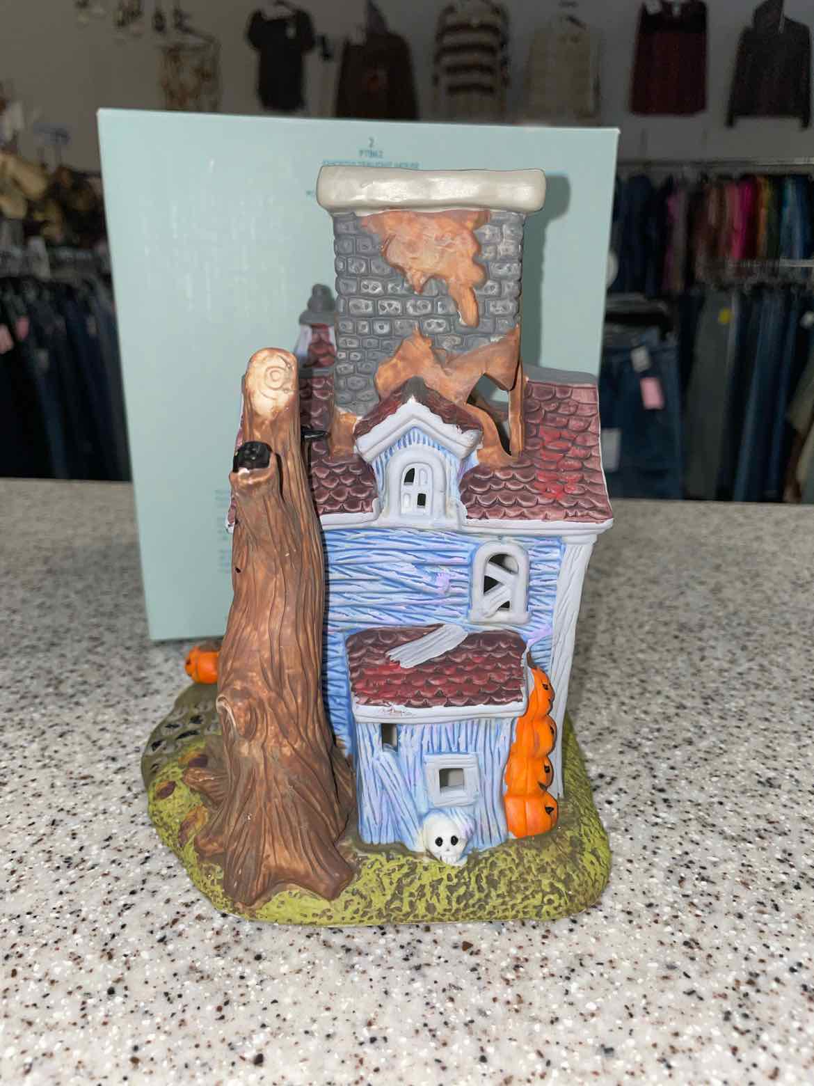 Partylite VINTAGE Ghostly Tealight Ceramic House P7862 NEW NIB