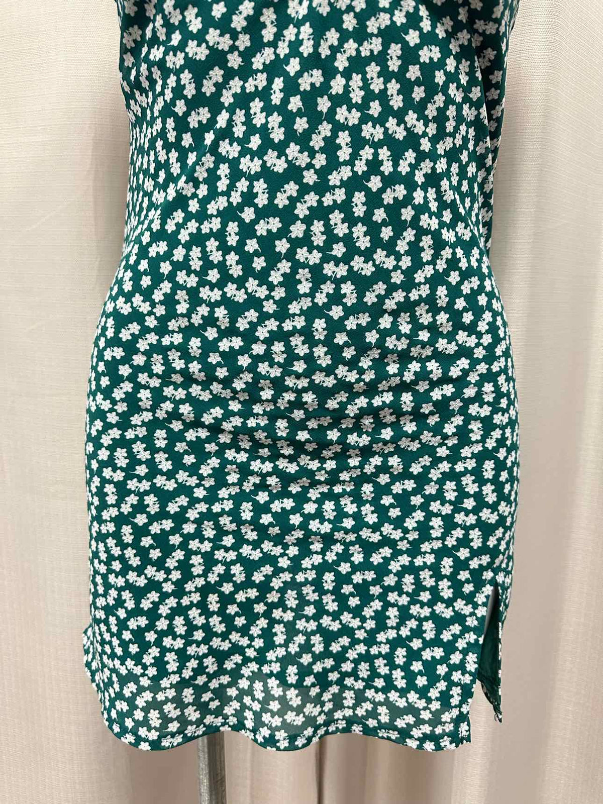 Princess Polly Floral Print Spaghetti Strap Mini Size 2 Green/White Dress