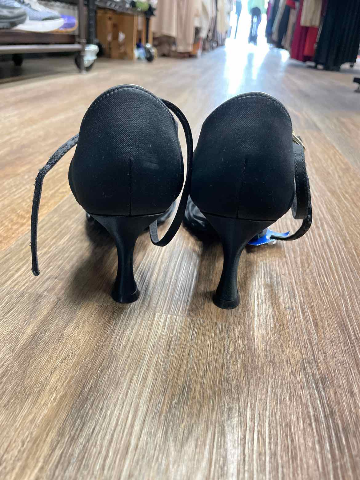 Bloch Size 8.5 Black Shoes