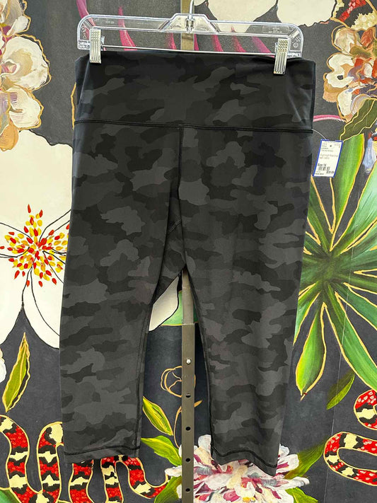 Lululemon Size 14 Align High Rise Crop Capri Camo Print Charcoal Athletics