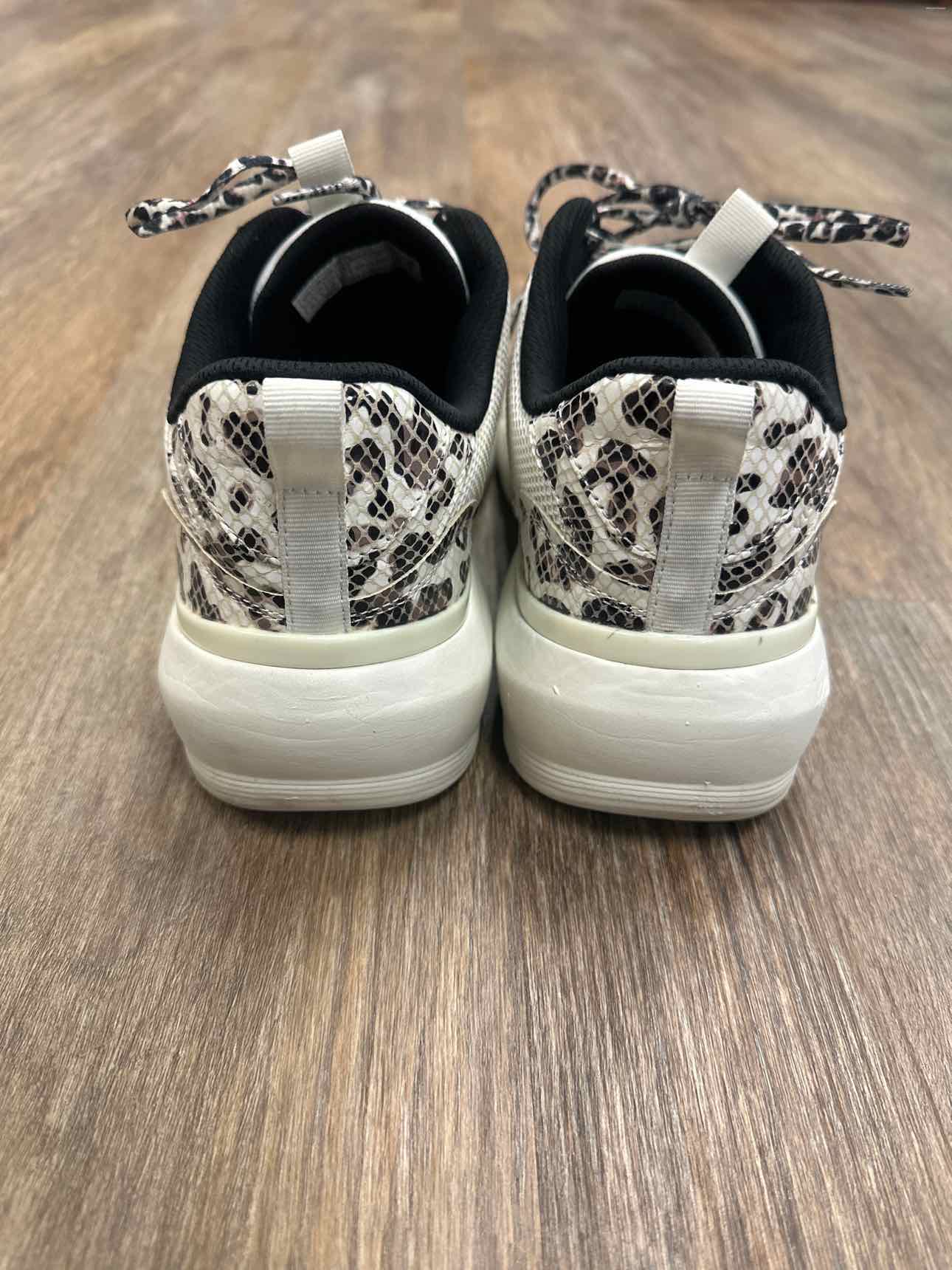 Vionic Size 10 White Sneakers