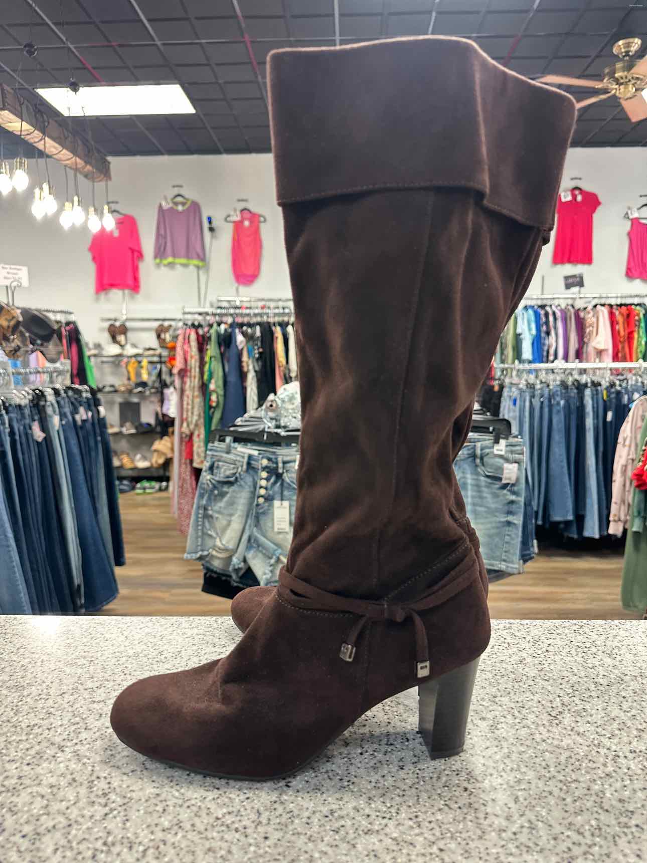 Predictions Size 9W Dark Brown Boots