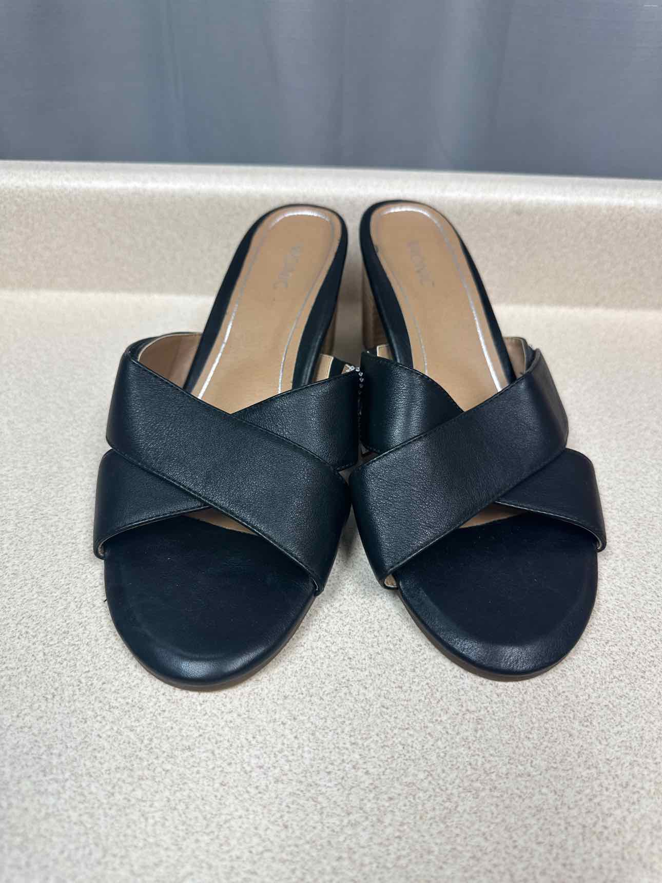 Vionic Size 10 Black sandal