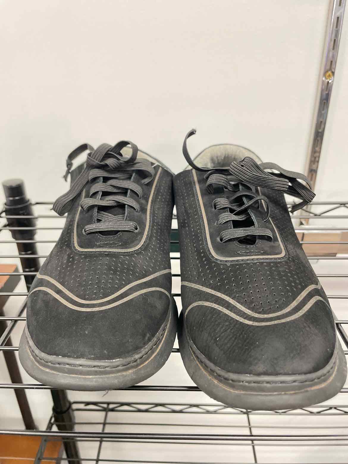 Vionic Size 10 Black Sneakers