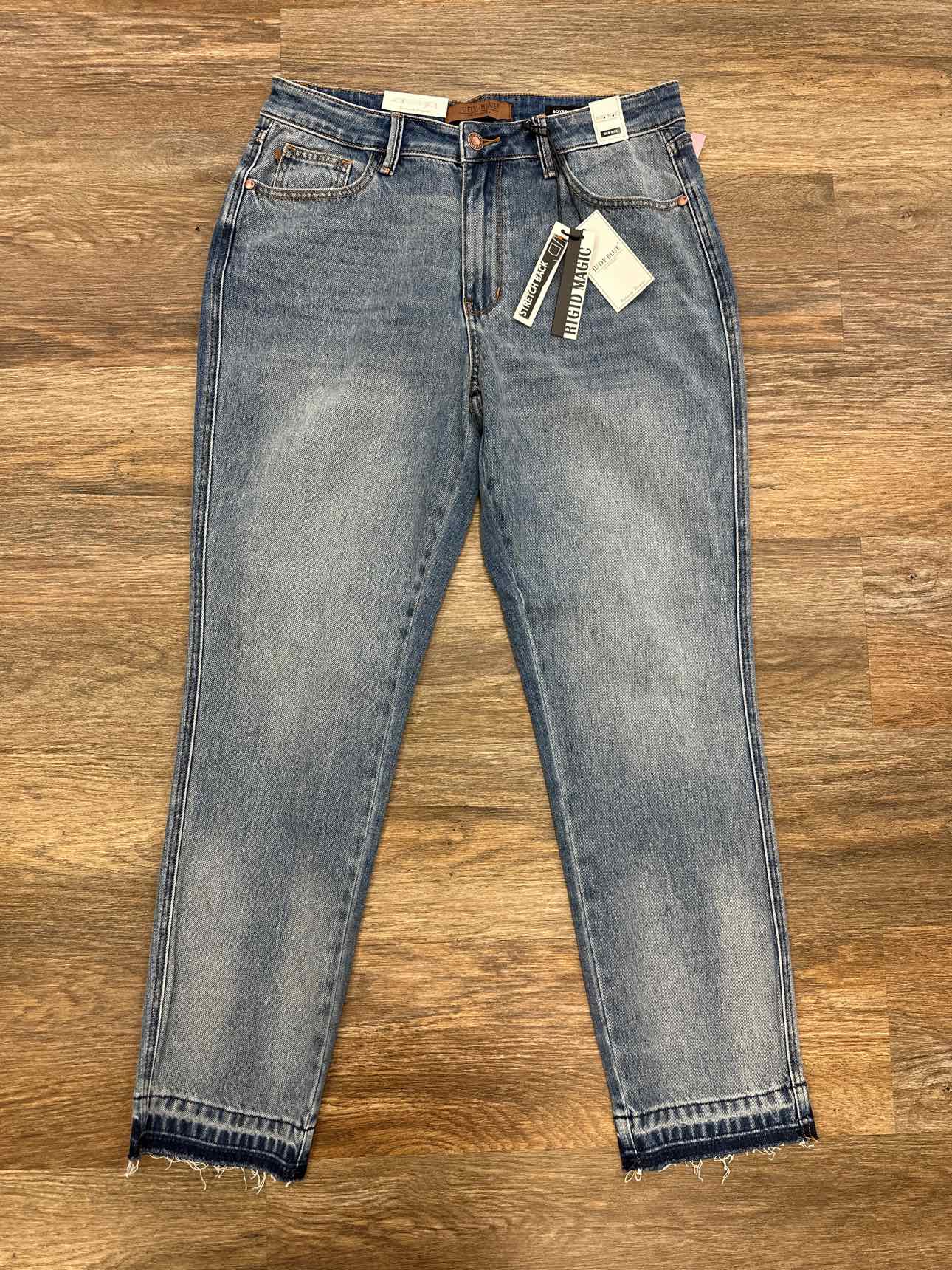 Judy Blue Mid Rise Rigid Magic Release Hem Boyfriend Denim Jeans (JB88818)