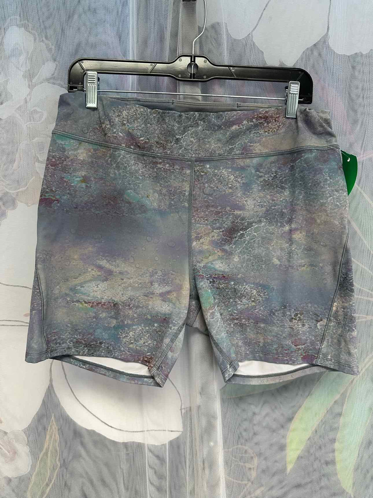 Lululemon Size 14 Grey/Teal Shorts