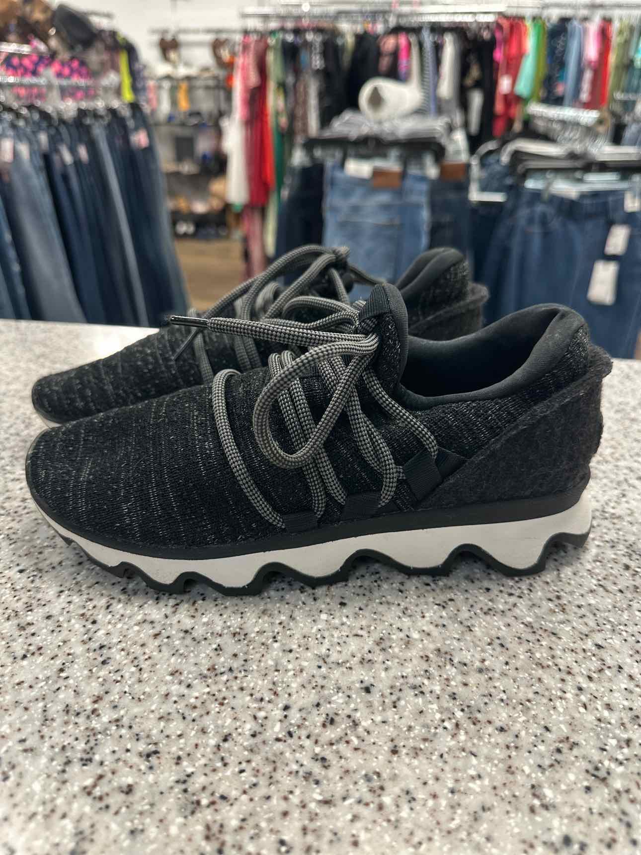 Sorel Size 6 Black Sneakers