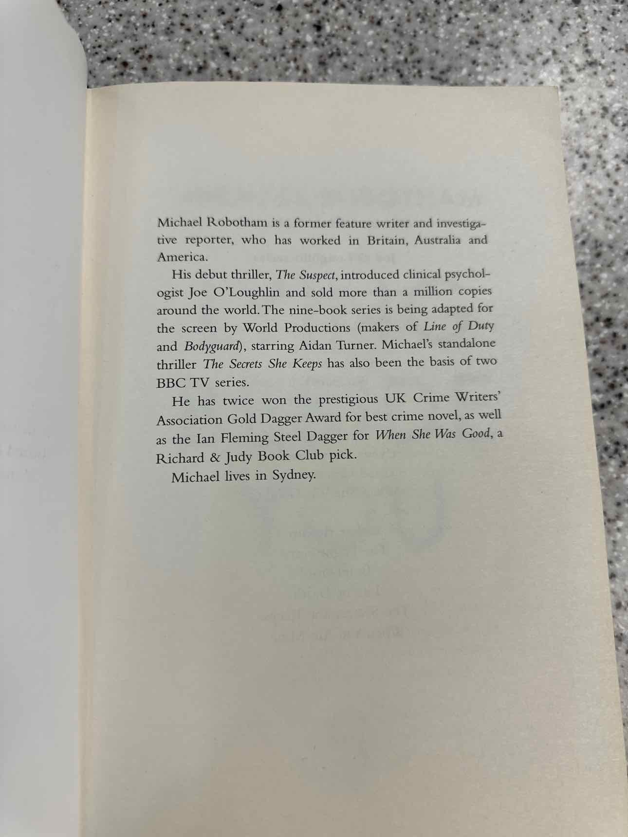 Lying Beside You by Michael Robotham (Paperback) Book