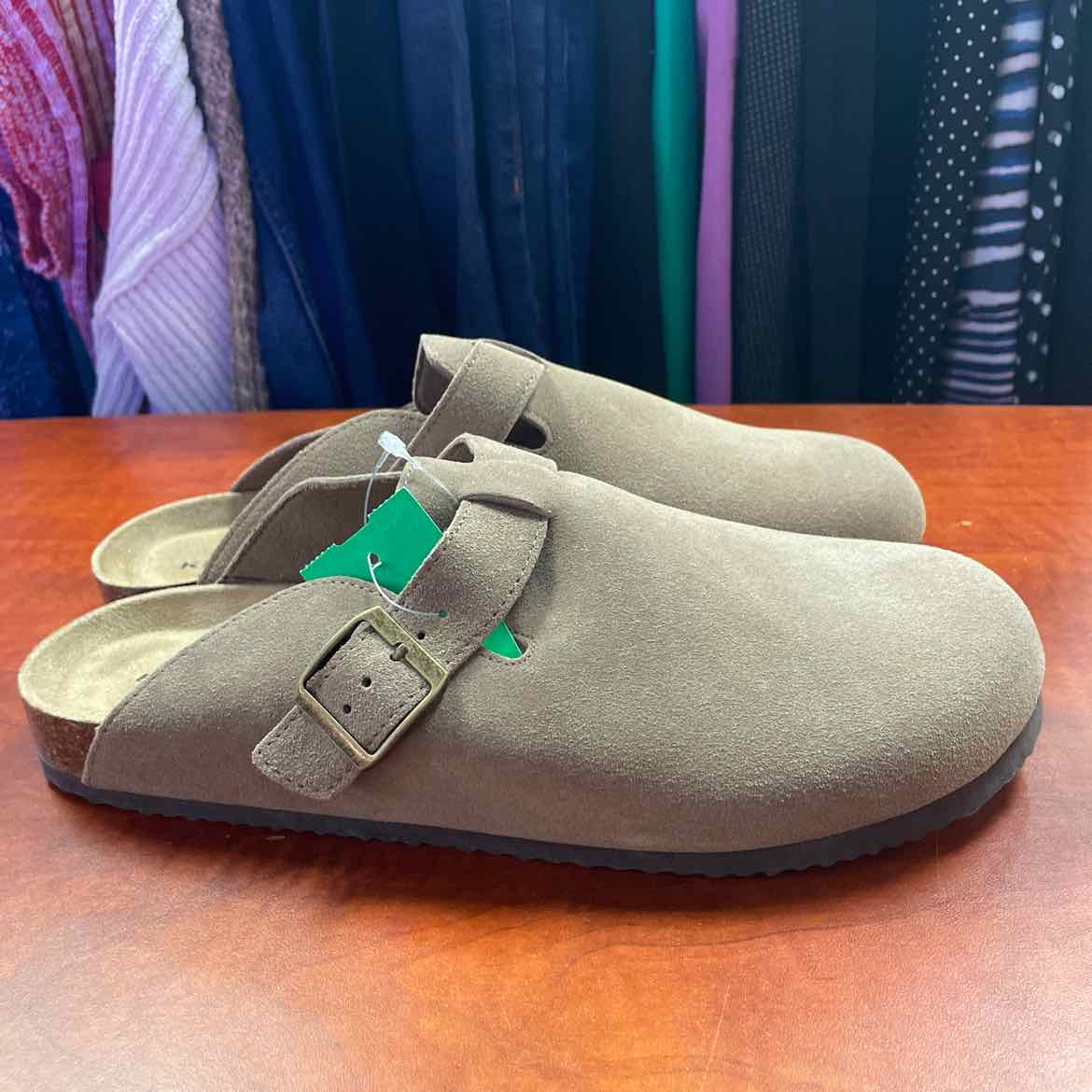 Khombu Taupe Suede Damian Mule Clogs Size 10 1/2