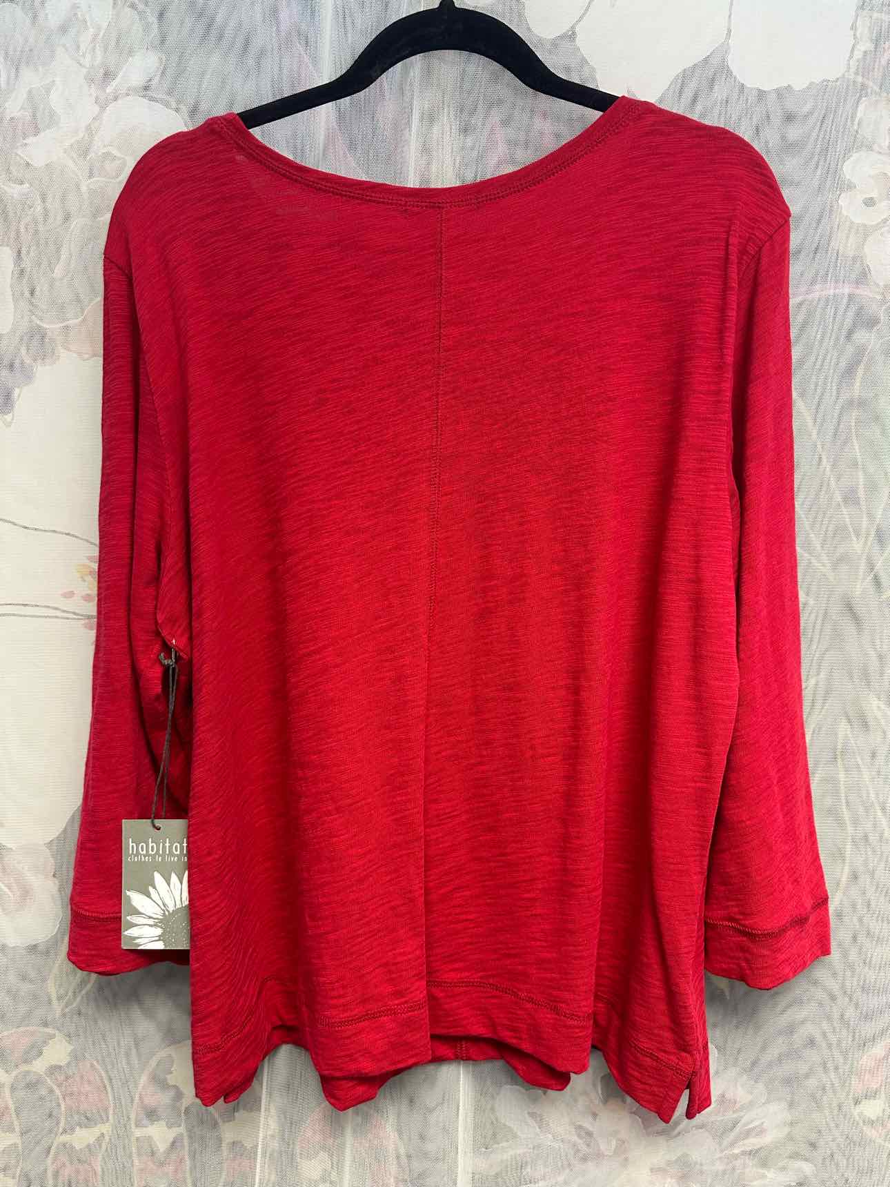 Habitat Size Large Red Top