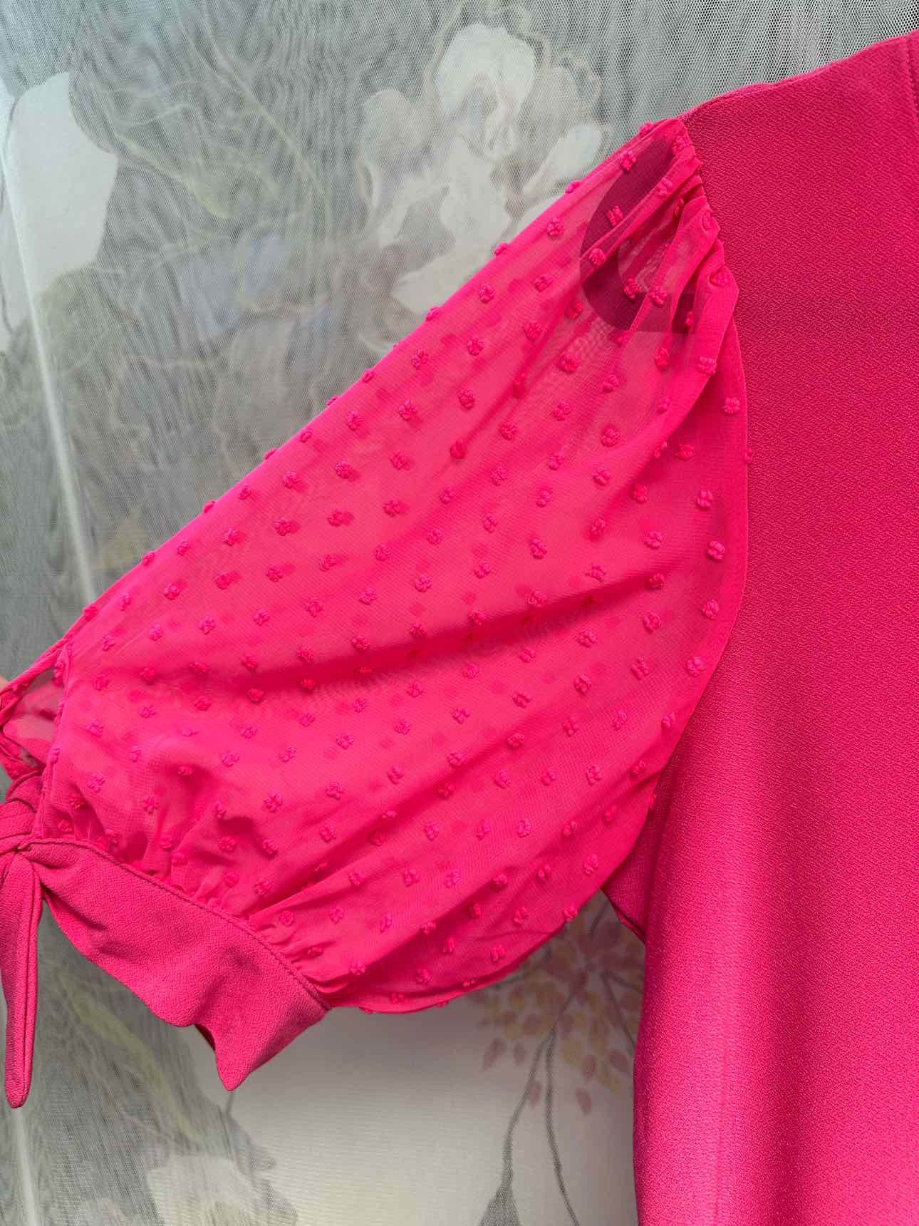 CeCe Size Medium Hot Pink Top