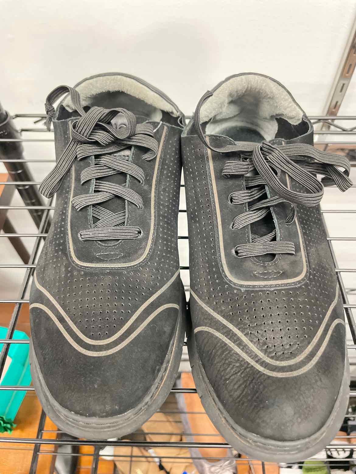 Vionic Size 10 Black Sneakers