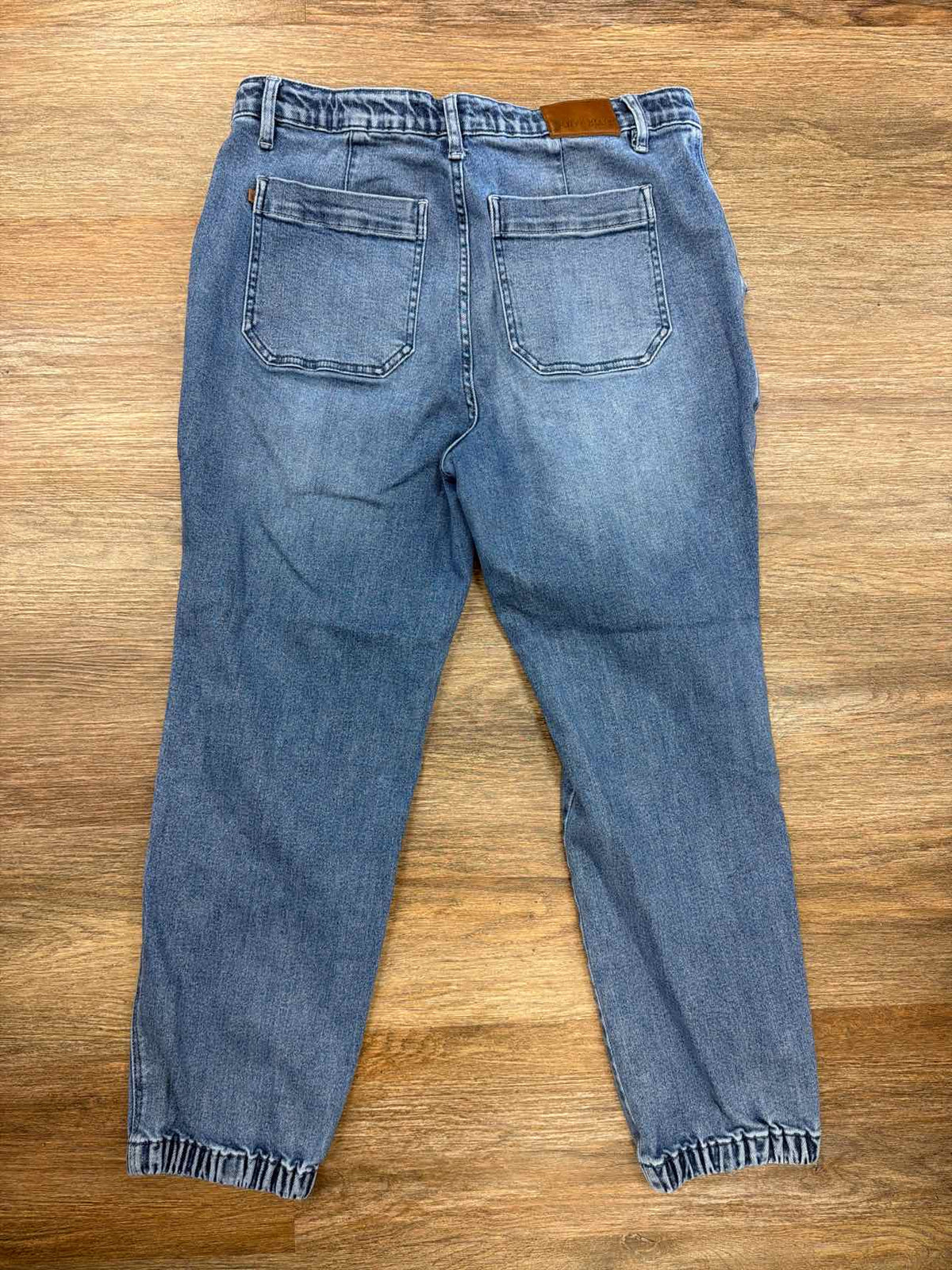 Judy Blue Size 15 front pocket denim jogger Medium Wash Jeans