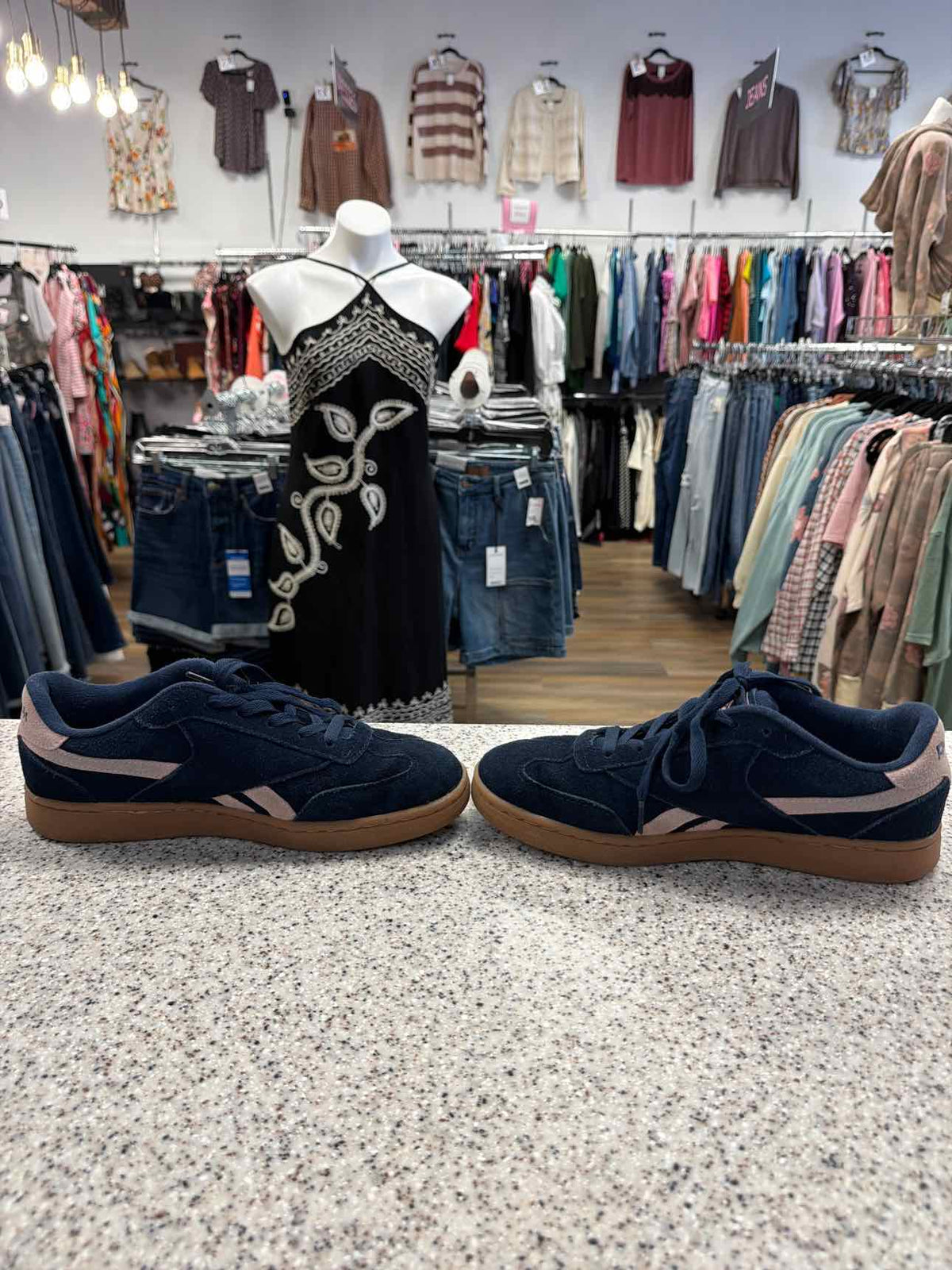 Reebok Size 8 Womans Forte Longer Suede Sneakers Pink-Toned Stripe Navy Sneakers