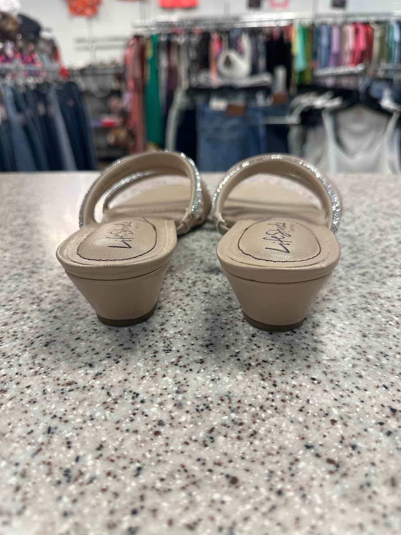 Life Stride Size 8 1/2 Nude sandal