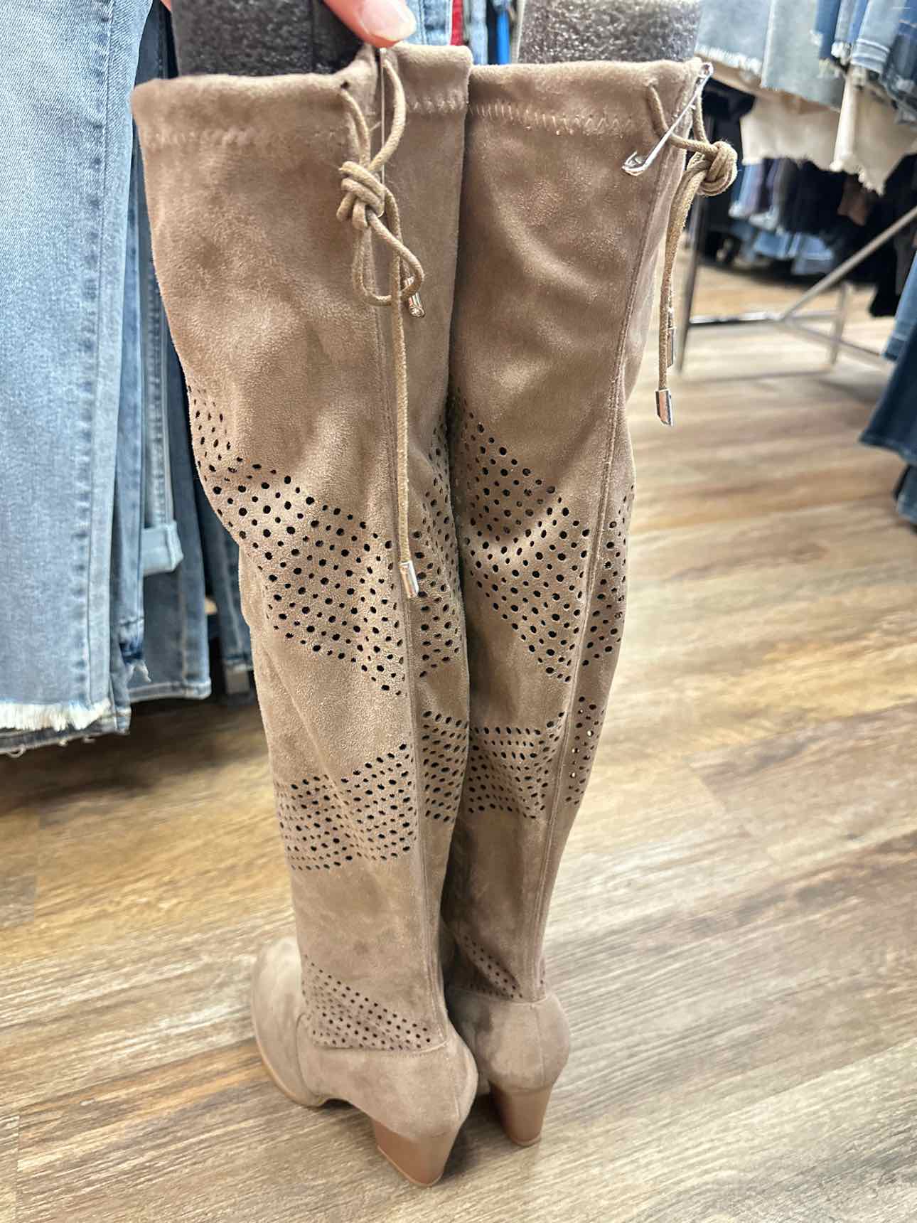Venus Size 9 Taupe Boots