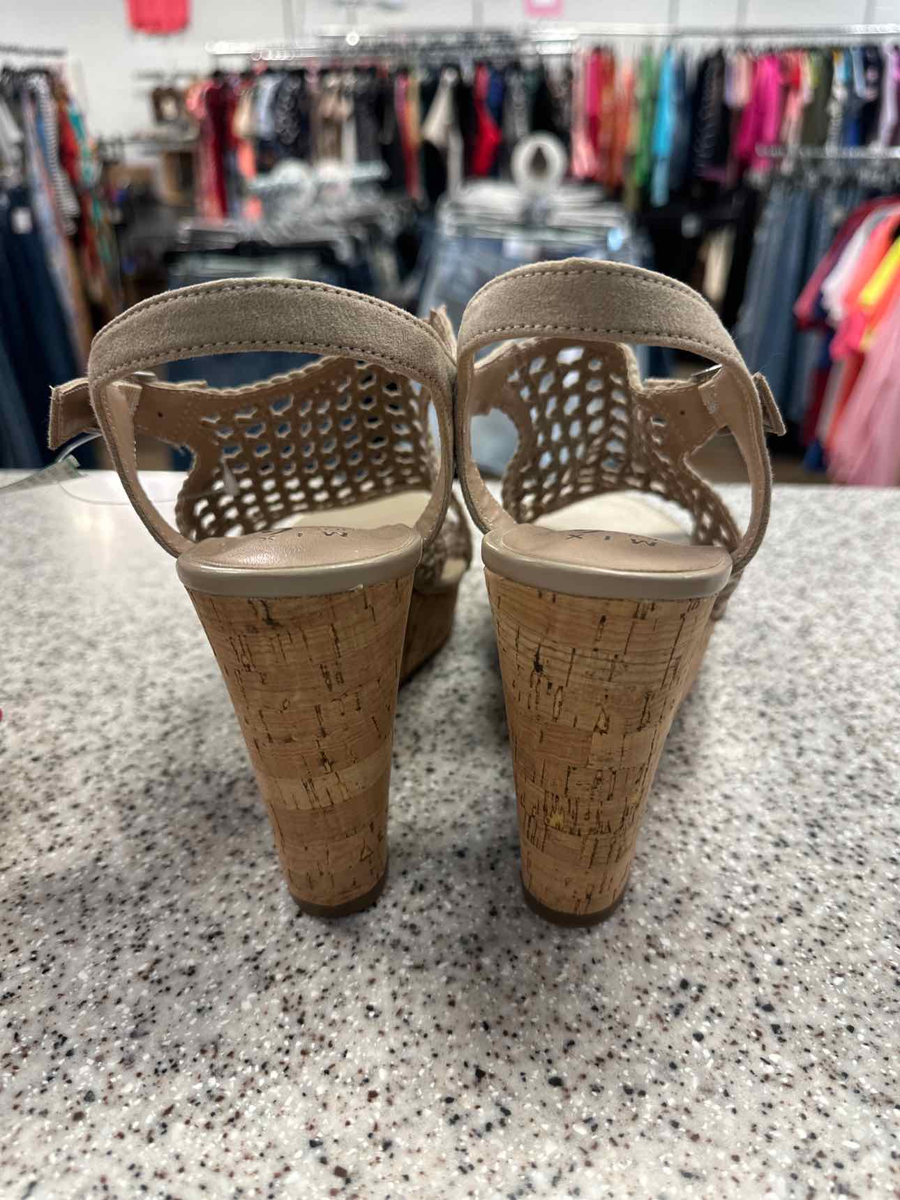 Mix No 6 Size 10 Tan Shoes