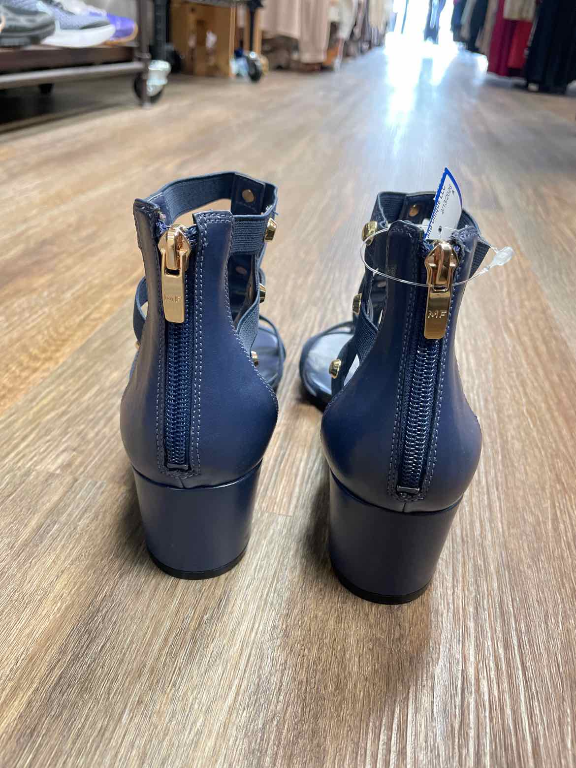 Marc Fisher Size 8 Navy Shoes