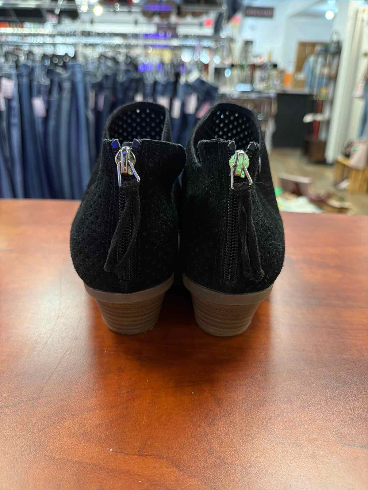 Kenneth Cole Reaction Black Perforated Suede Ankle Booties Size 10