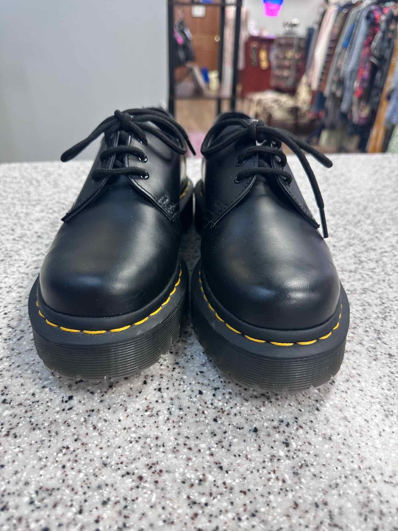 Dr. Martens Size 7 Black Oxford Leather Shoes