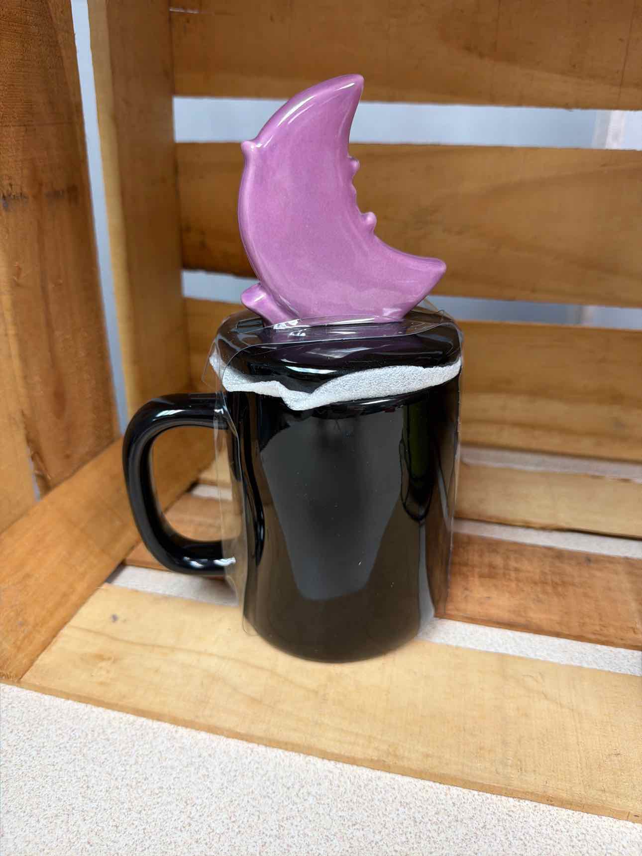 Rae Dunn NEW 'Hocus Pocus' mug with Lid household