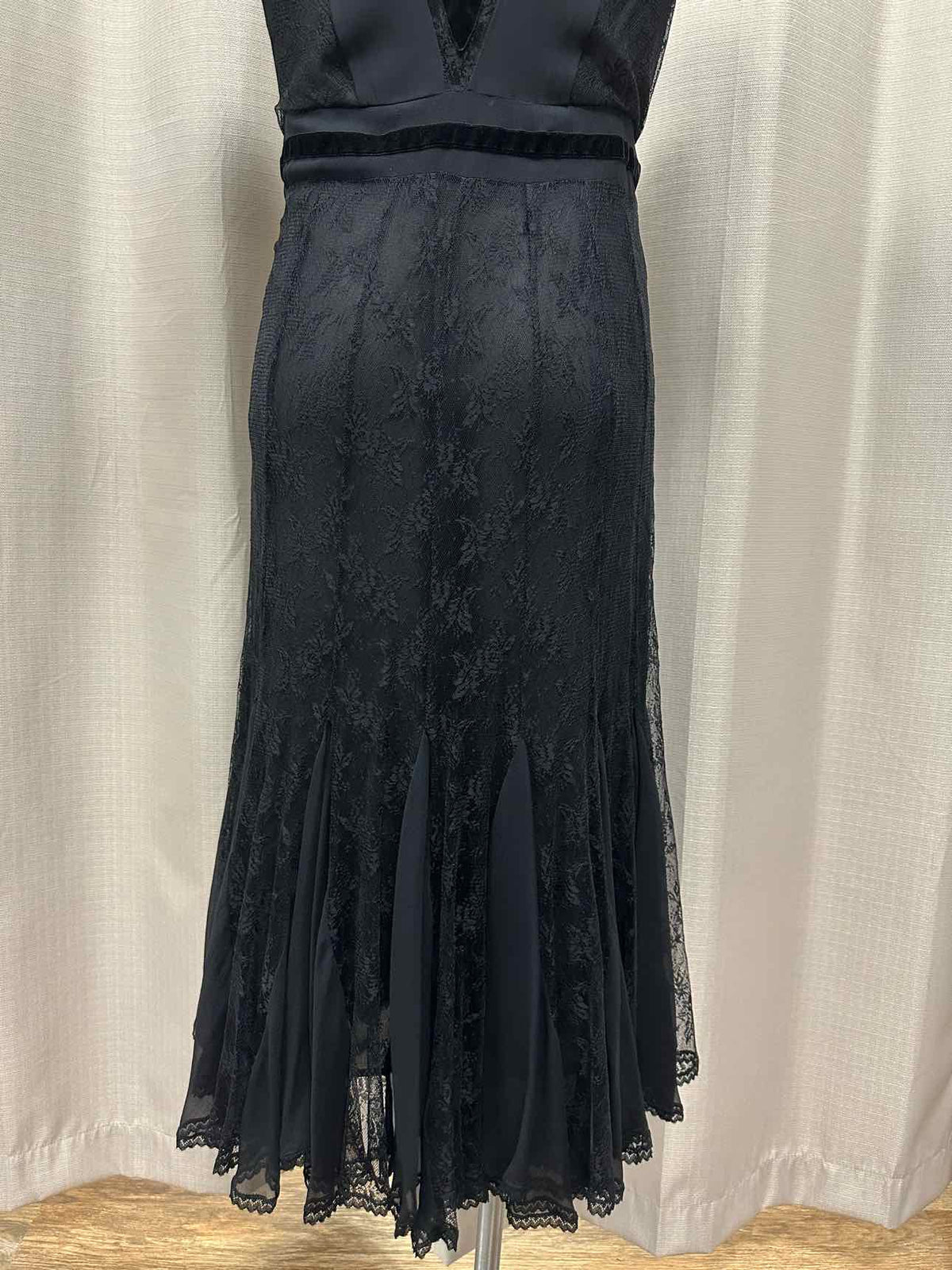 Karen Millen Silk Blend Lace Overlay Short Sleeve Surplice Size 10 Black Dress