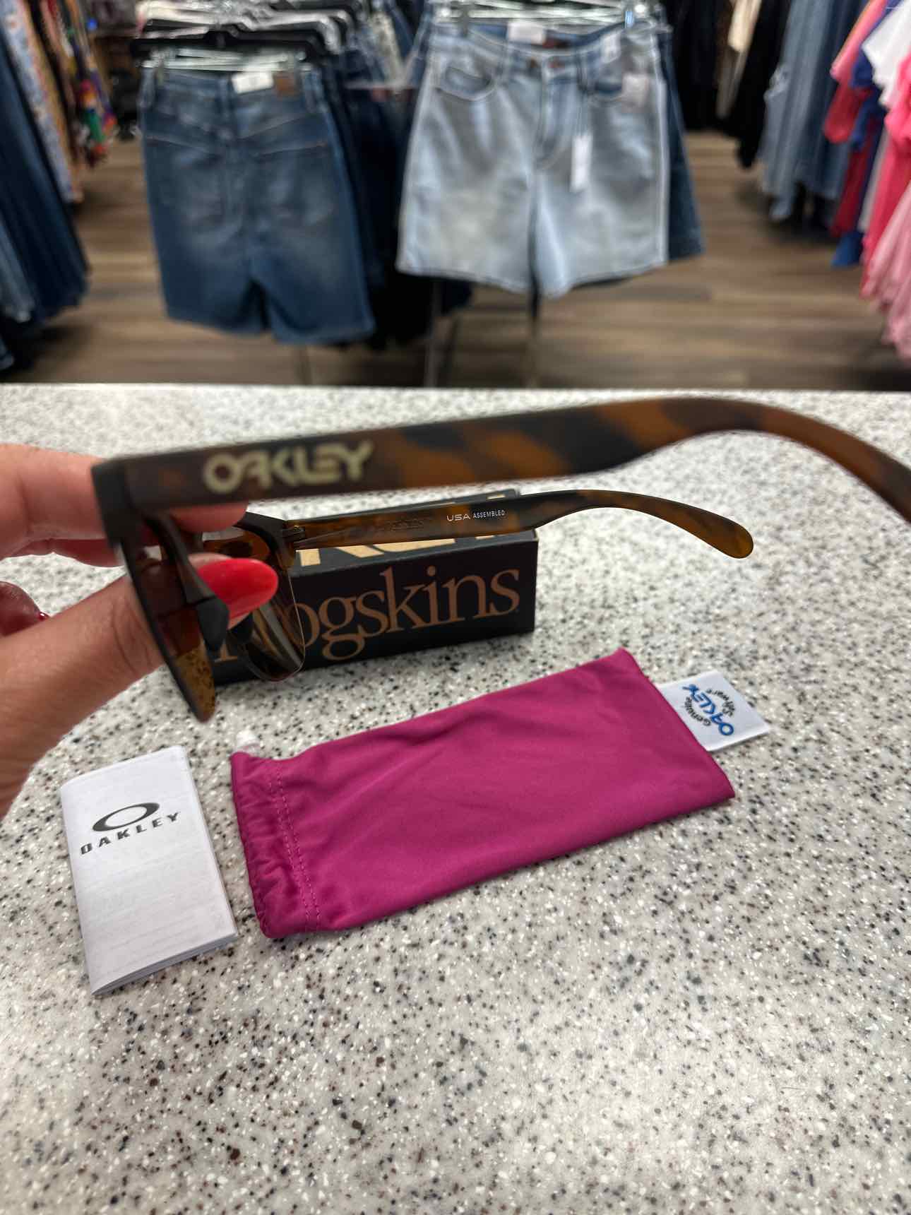 Oakley Size Brown Tortose Cat Eye Sunglasses NEW NIB