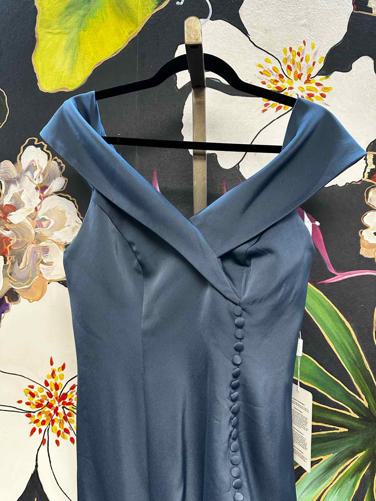 Kiarelys Size 6 Dark Navy Blue Formal Surplice Off Shoulder Gown Dress NEW