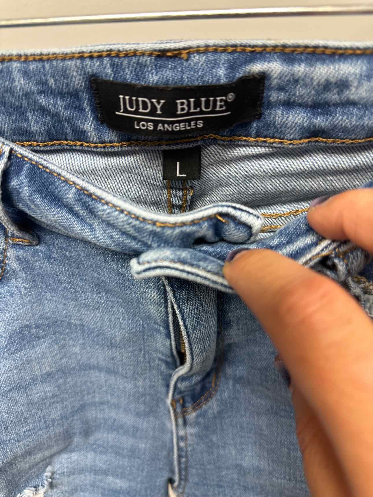 Judy Blue Size Large Medium Wash Shorts