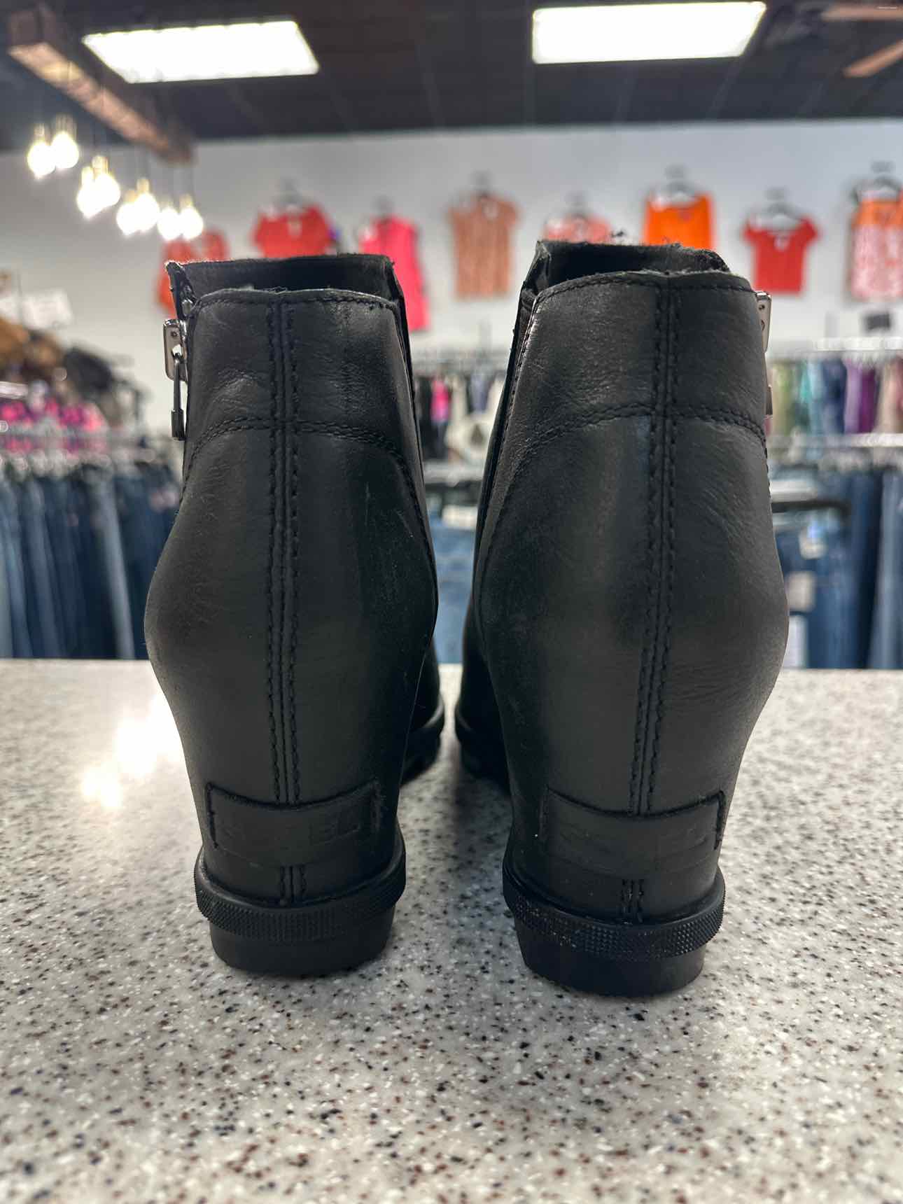 Sorel Size 9 1/2 Women's Joan of Arctic Wedge II Zip Ankle Black Booties