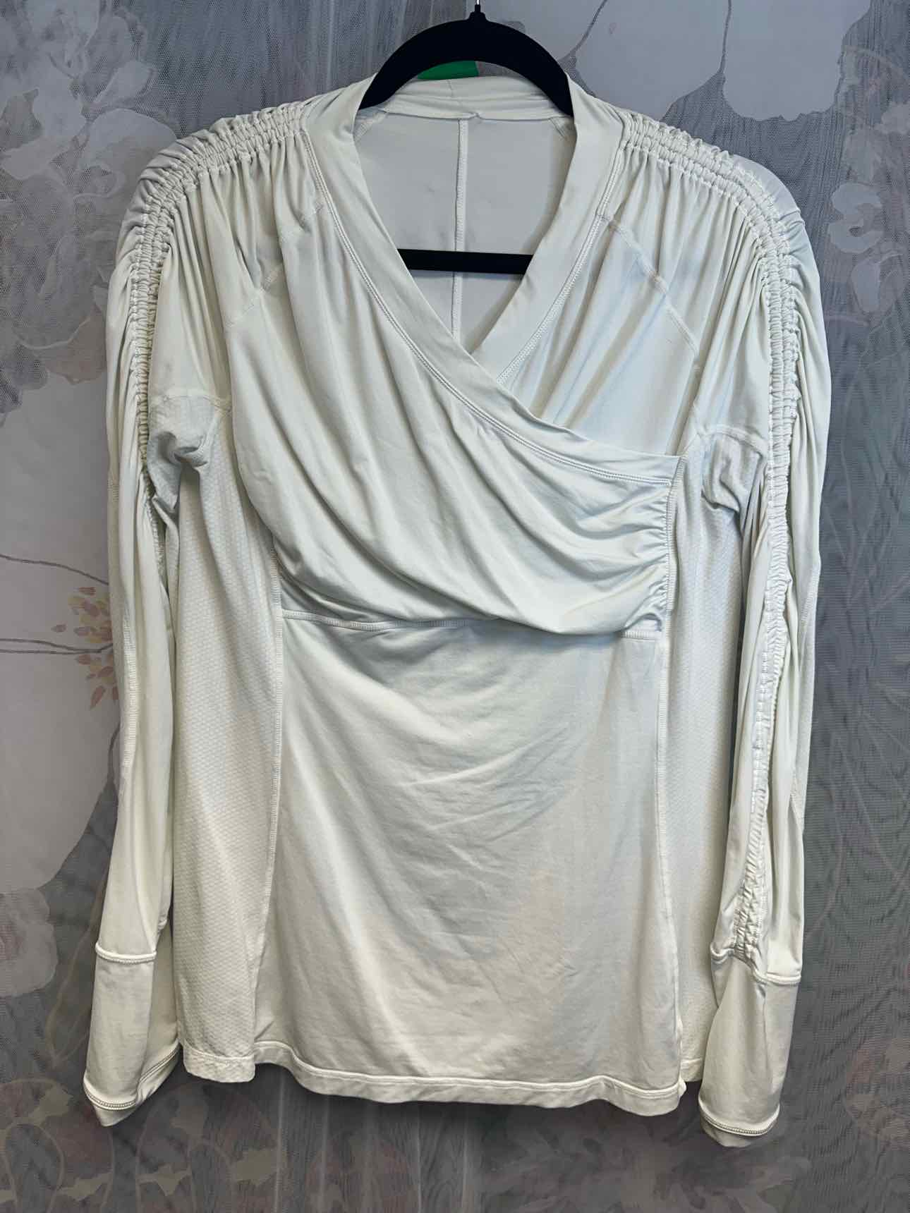Lululemon Nulu Long Sleeve Surplice Neckline Lightweight Size 6 White Top