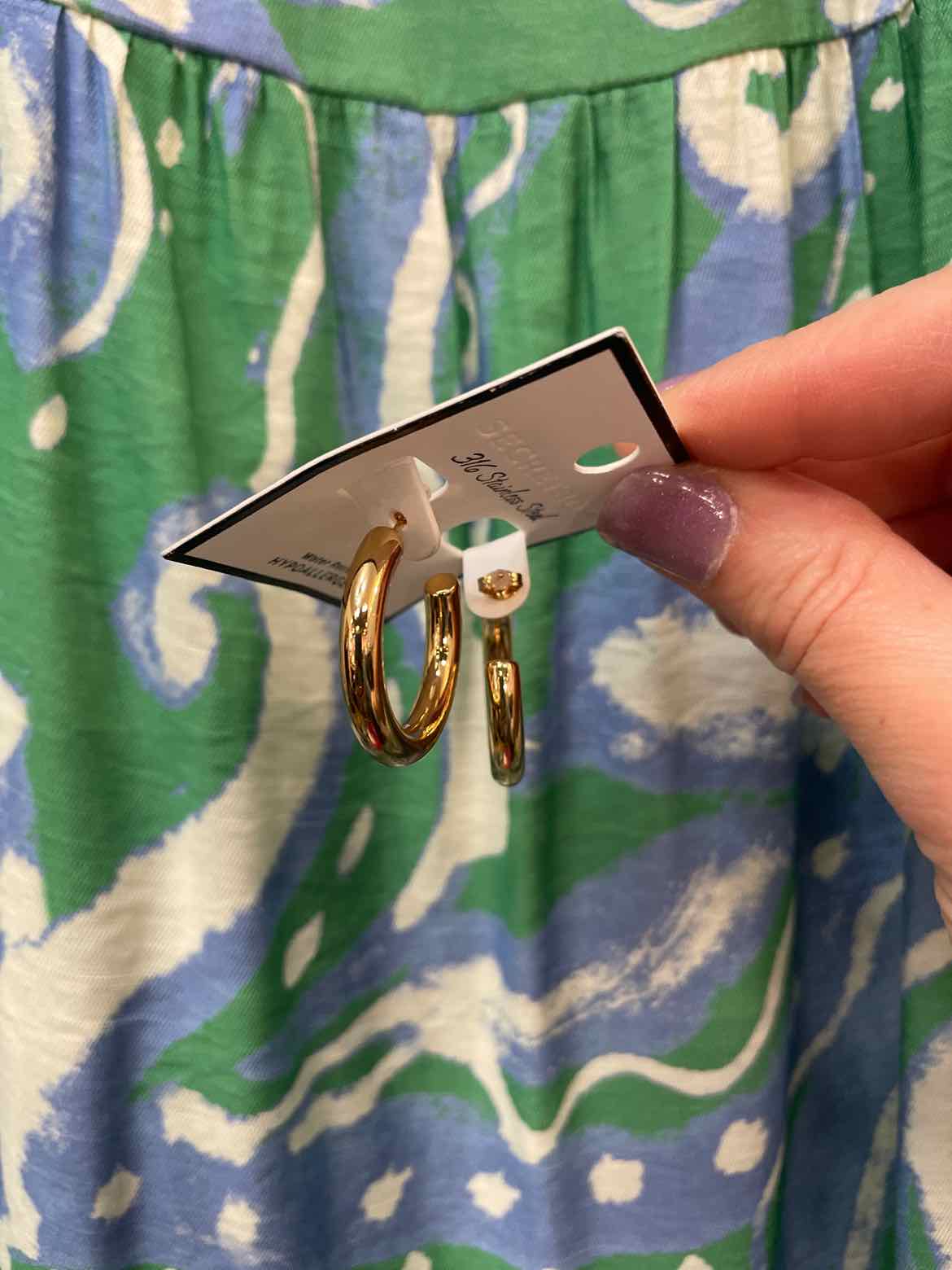 Metal Tone Hoop .75" Gold-Tone Earrings