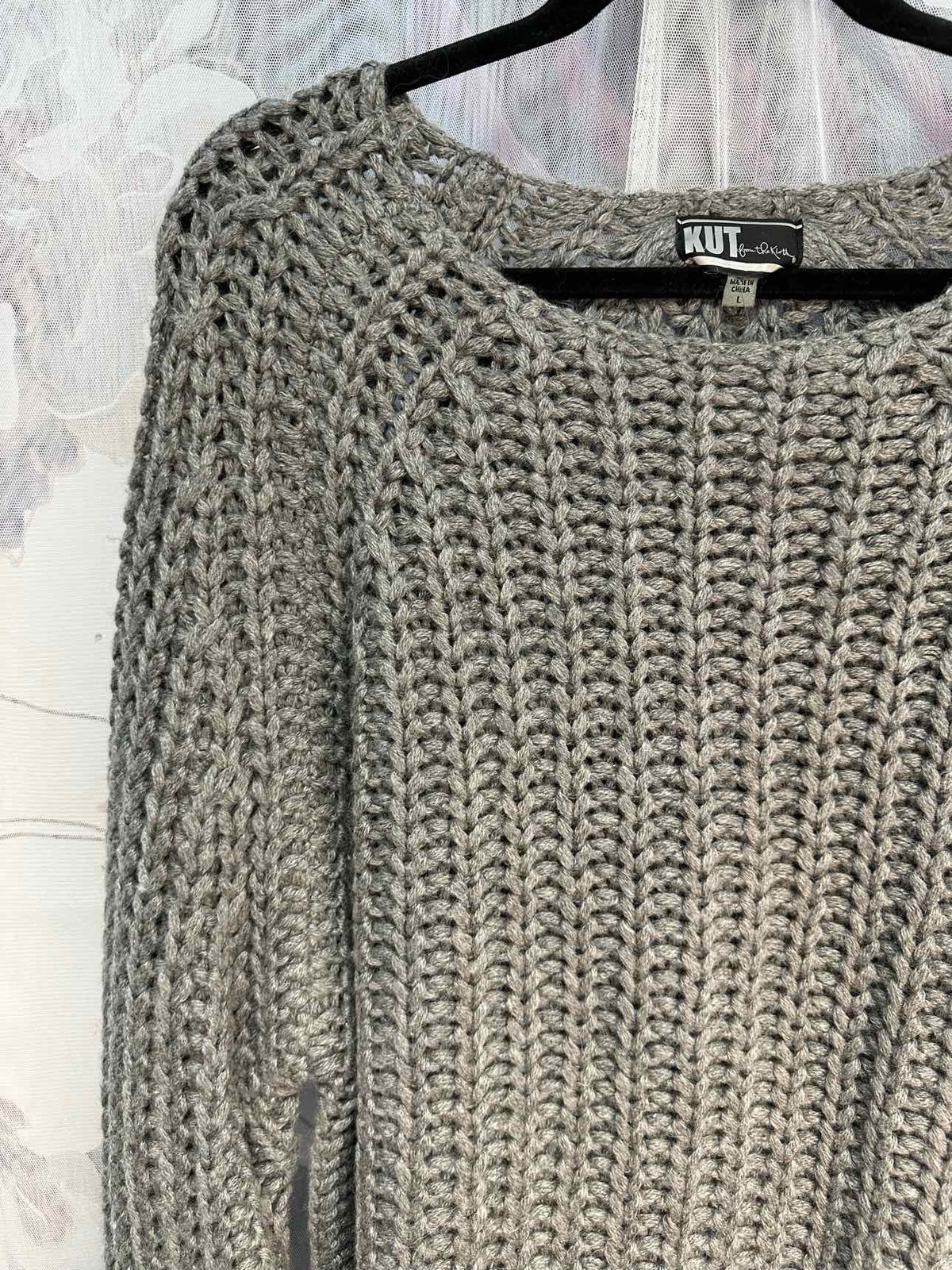 Kut from the Kloth Chunky Woven Wide Neck Size Large Grey Sweater