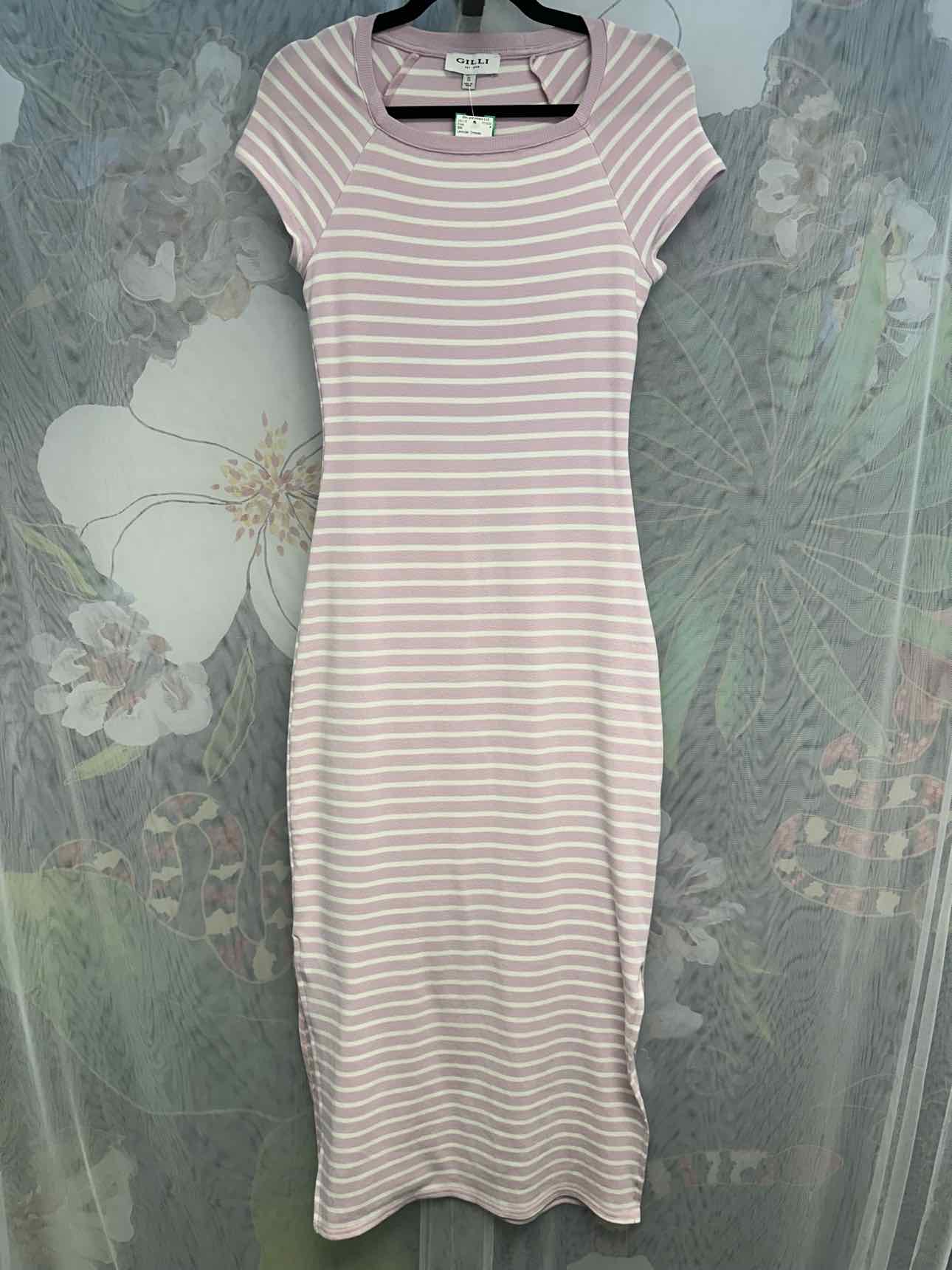 Gilli Size Small Lavender Dress