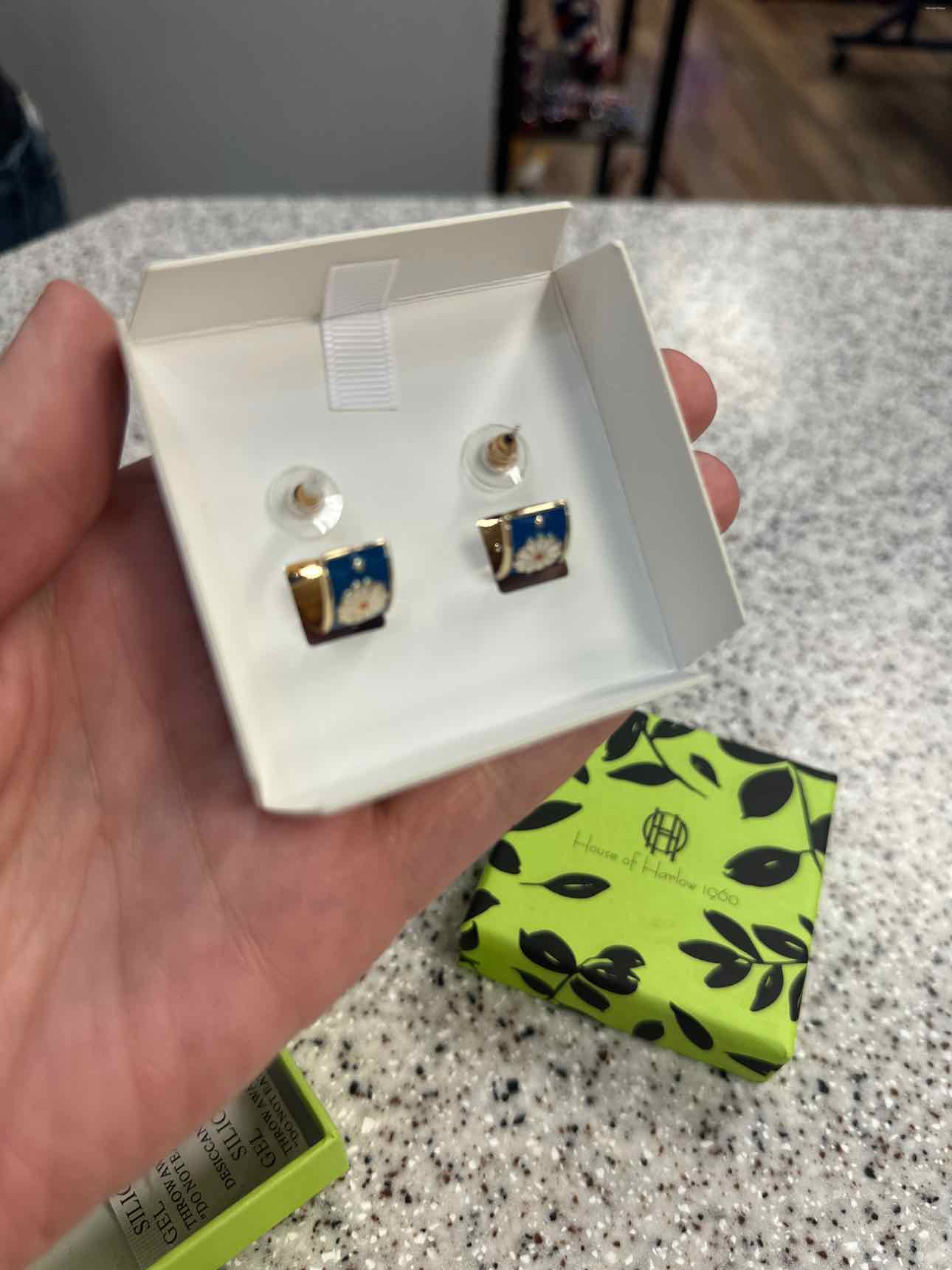 House of Harlow NEW 1960 Hoop Blue Enamel White Daisy Motif Gold-Tone Earrings