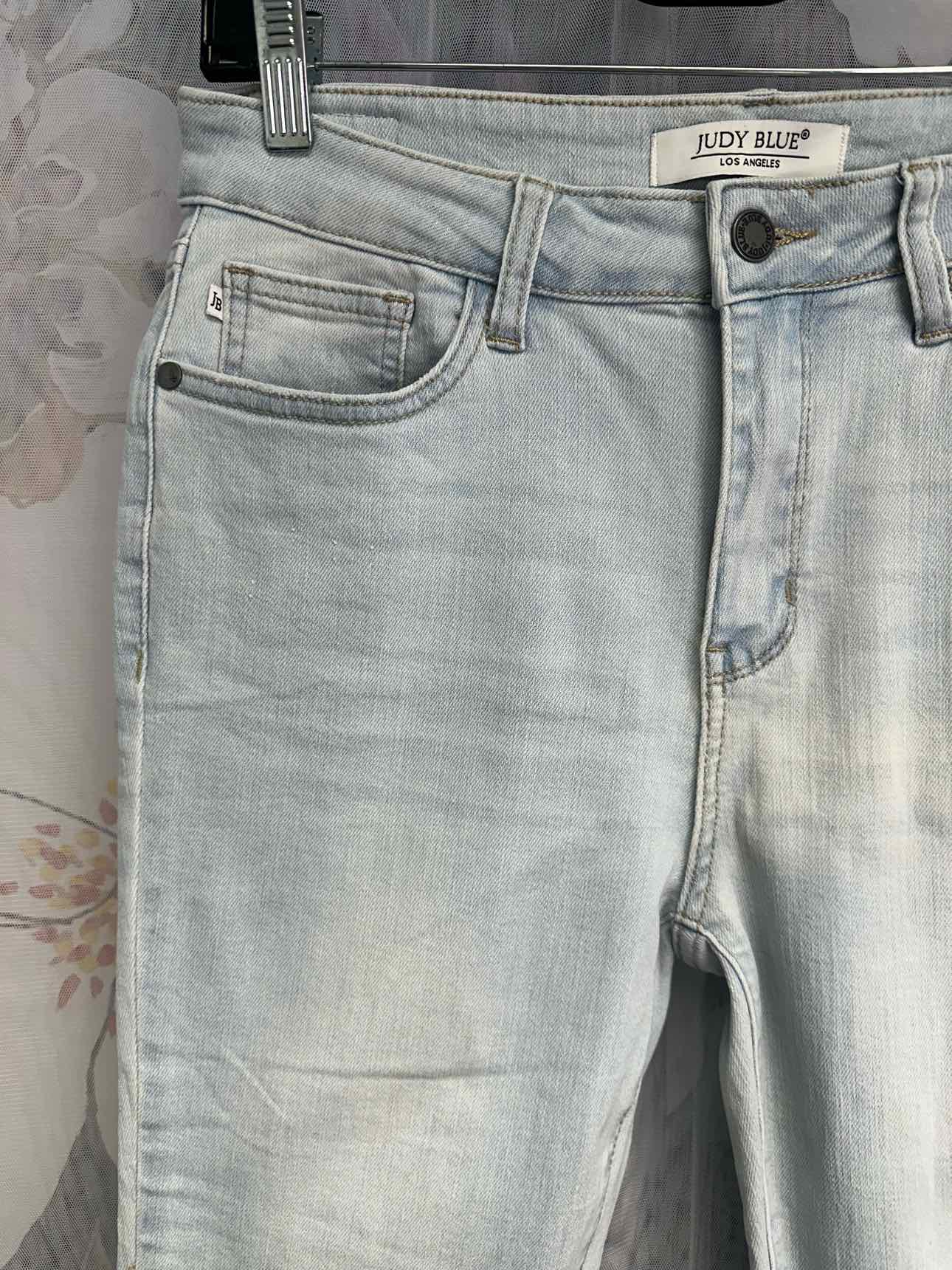 Judy Blue Skinny Fit Light Wash Size 11/30 Denim capris