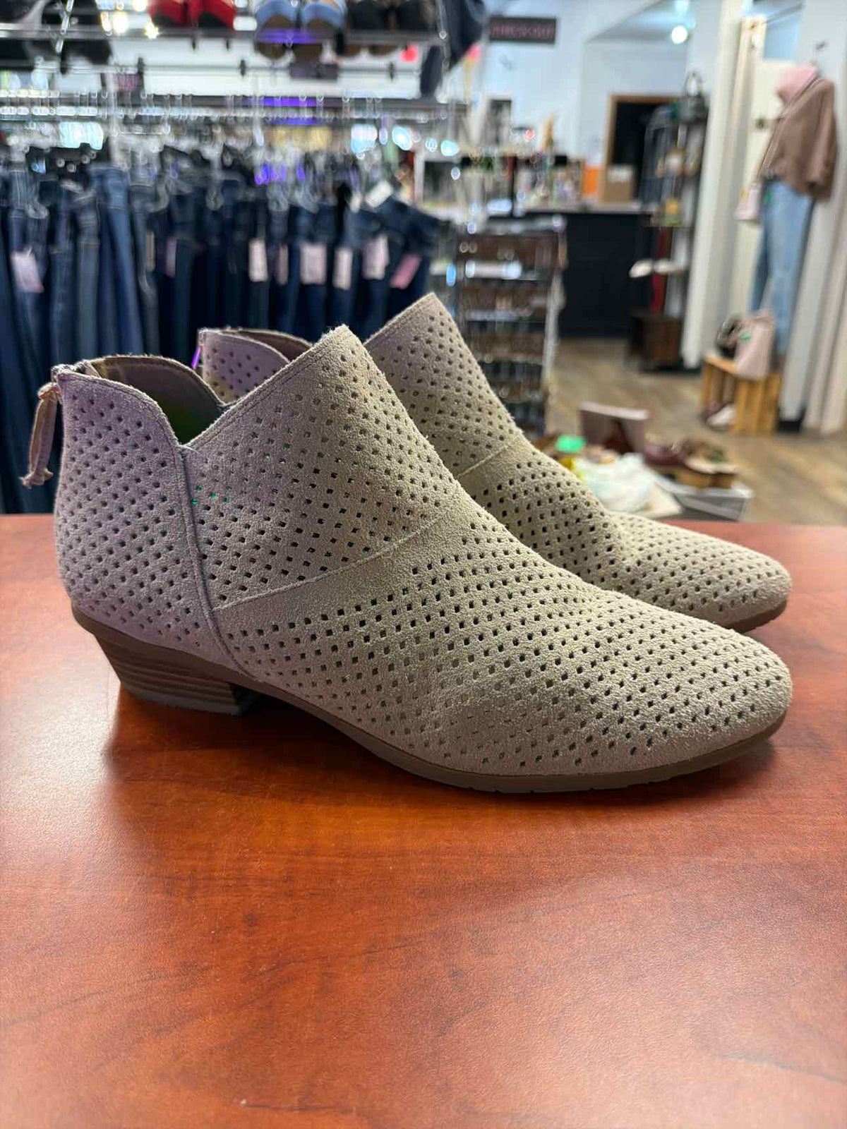 Kenneth Cole Reaction Taupe Suede Perforated Ankle Booties Size 10