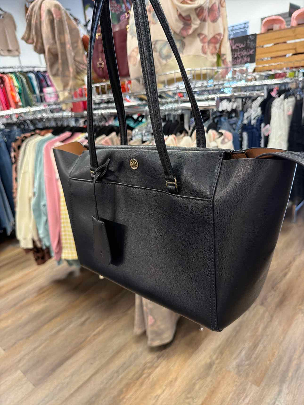 Tory Burch Size Medium Black Handbags