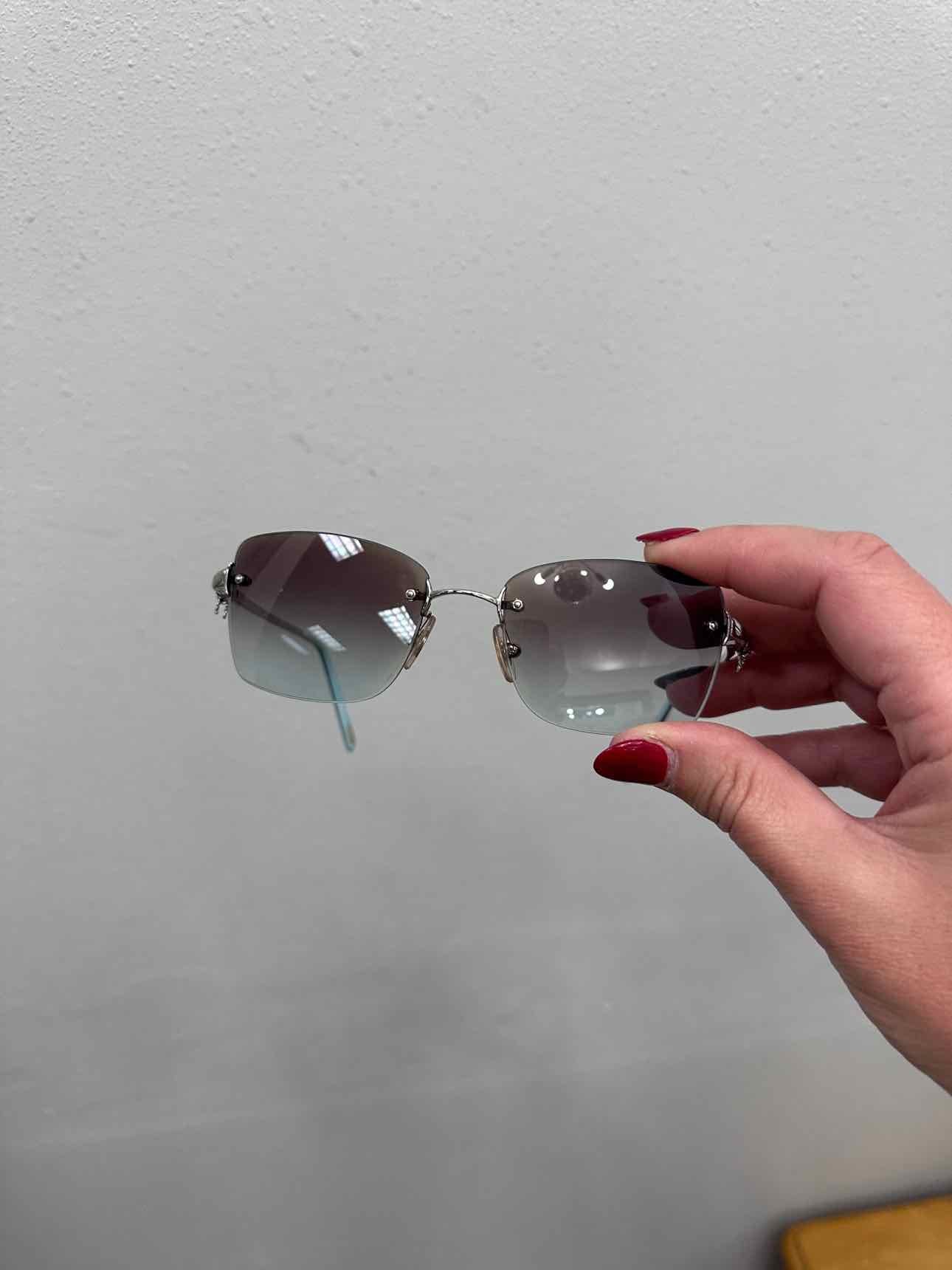 Tiffany & Co. Rimless Rectangle Shape Gradiant Brown Silver Bow Frame Sunglasses