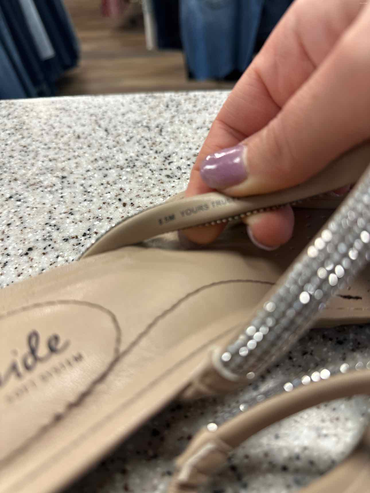 Life Stride Size 8 1/2 Nude sandal