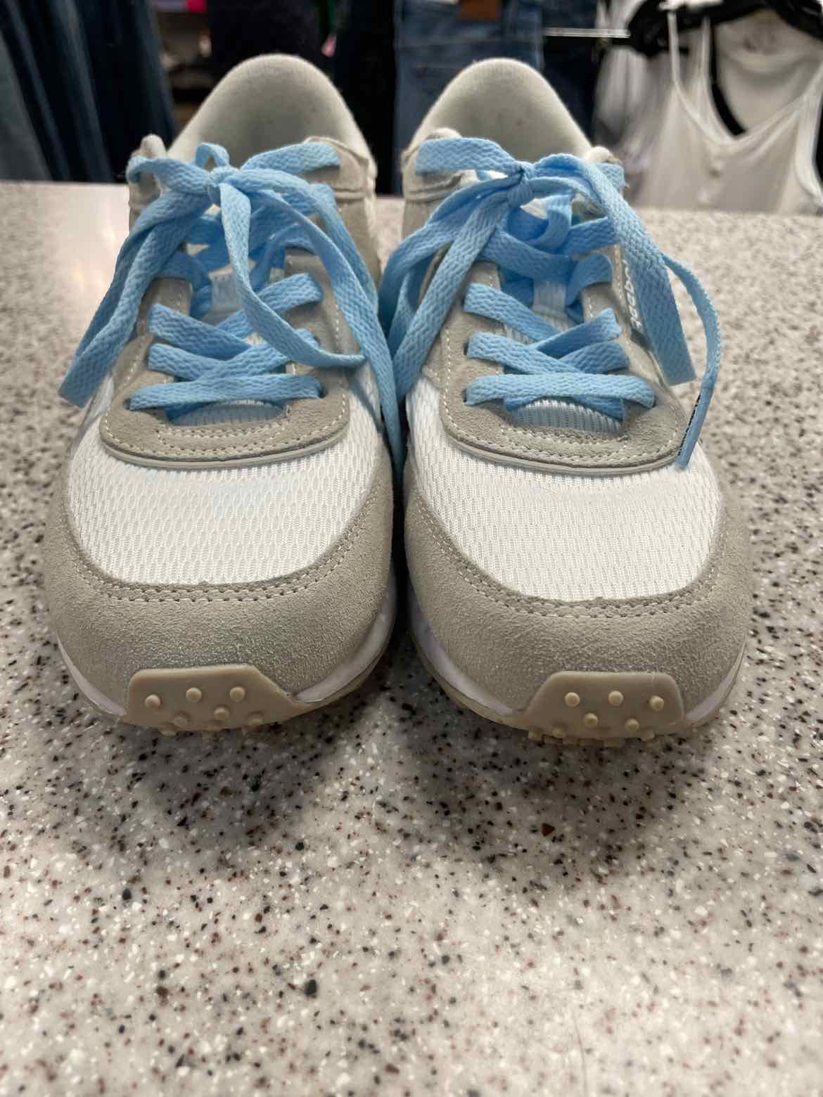 Reebok Size 7 1/2 White/blue Sneakers