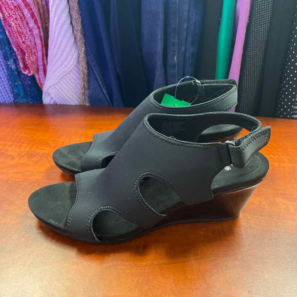 Bandolino Giovino Open-Toe Singback Wedge Black Sandals Size 10