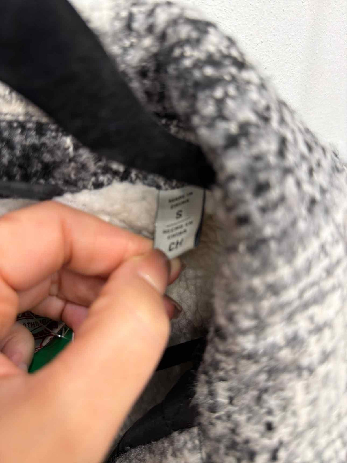 Levi's Size Small Black White Plaid Faux Shearling Lined Long Shirt Jacket Coat