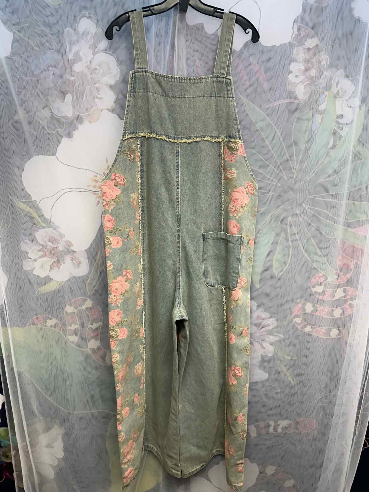 Haptics Size Medium Denim Overalls