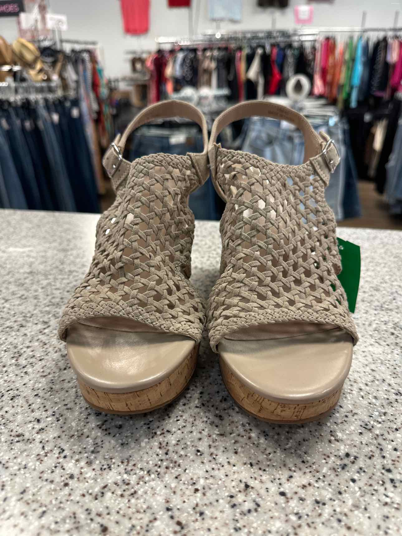 Mix No 6 Size 10 Tan Shoes